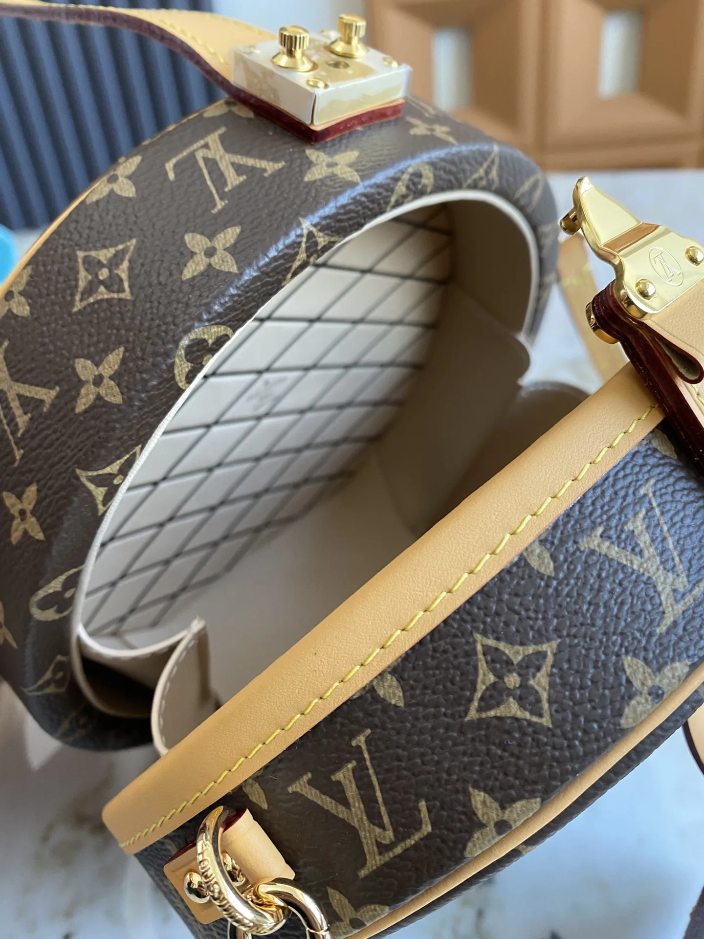 Alternative view of Louis Vuitton Petite Boite Chapeau M43514