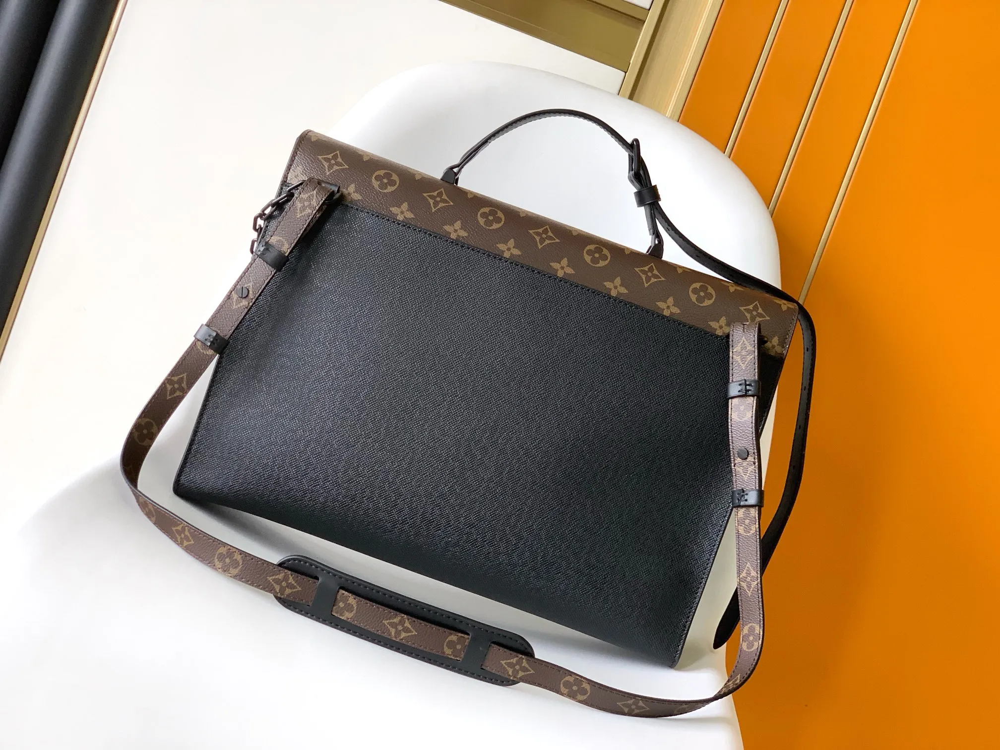 Louis Vuitton Robusto M30591 - 图片 5