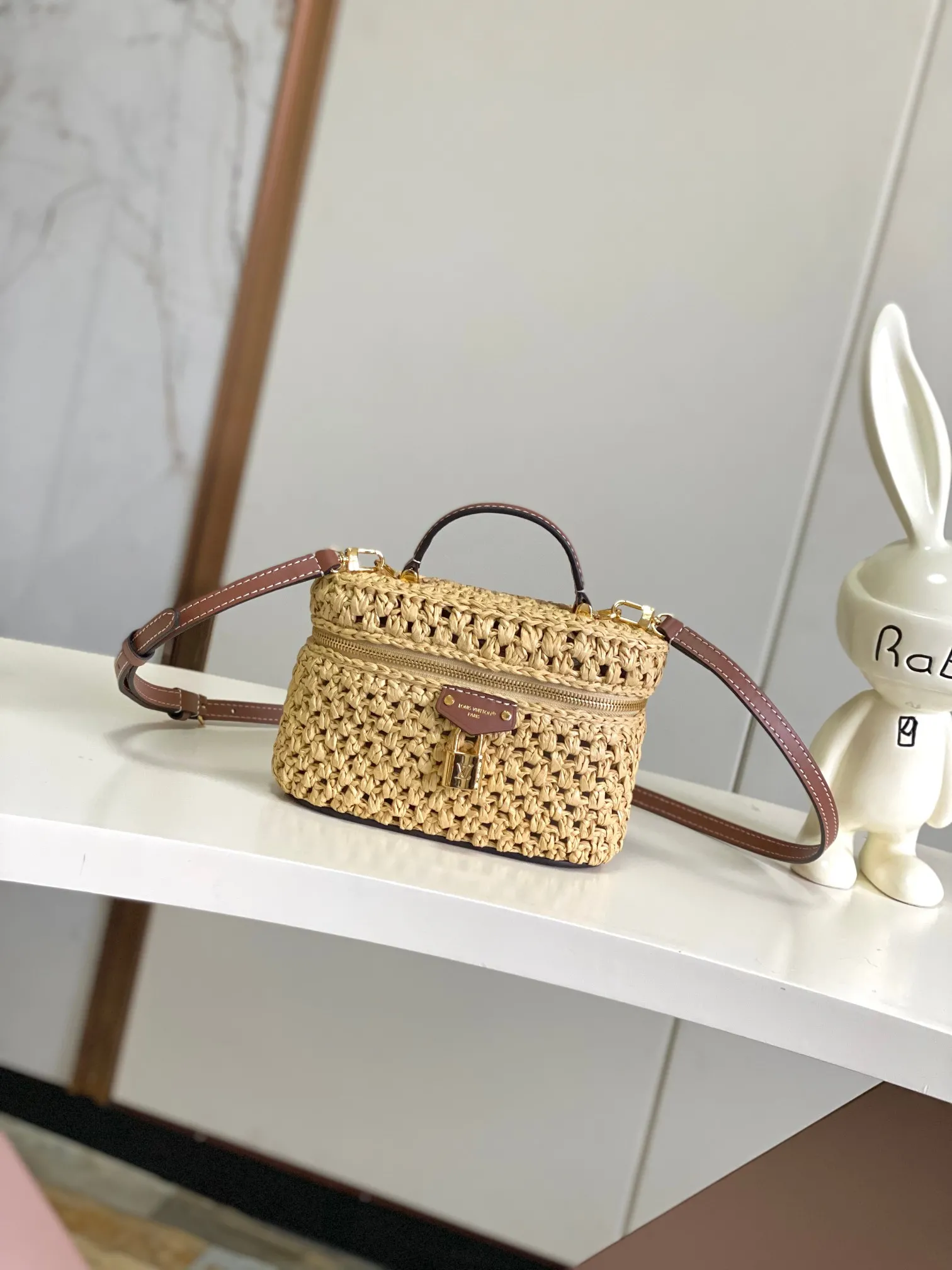 Louis Vuitton Vanity Chain Pouch M14303 - Image 3