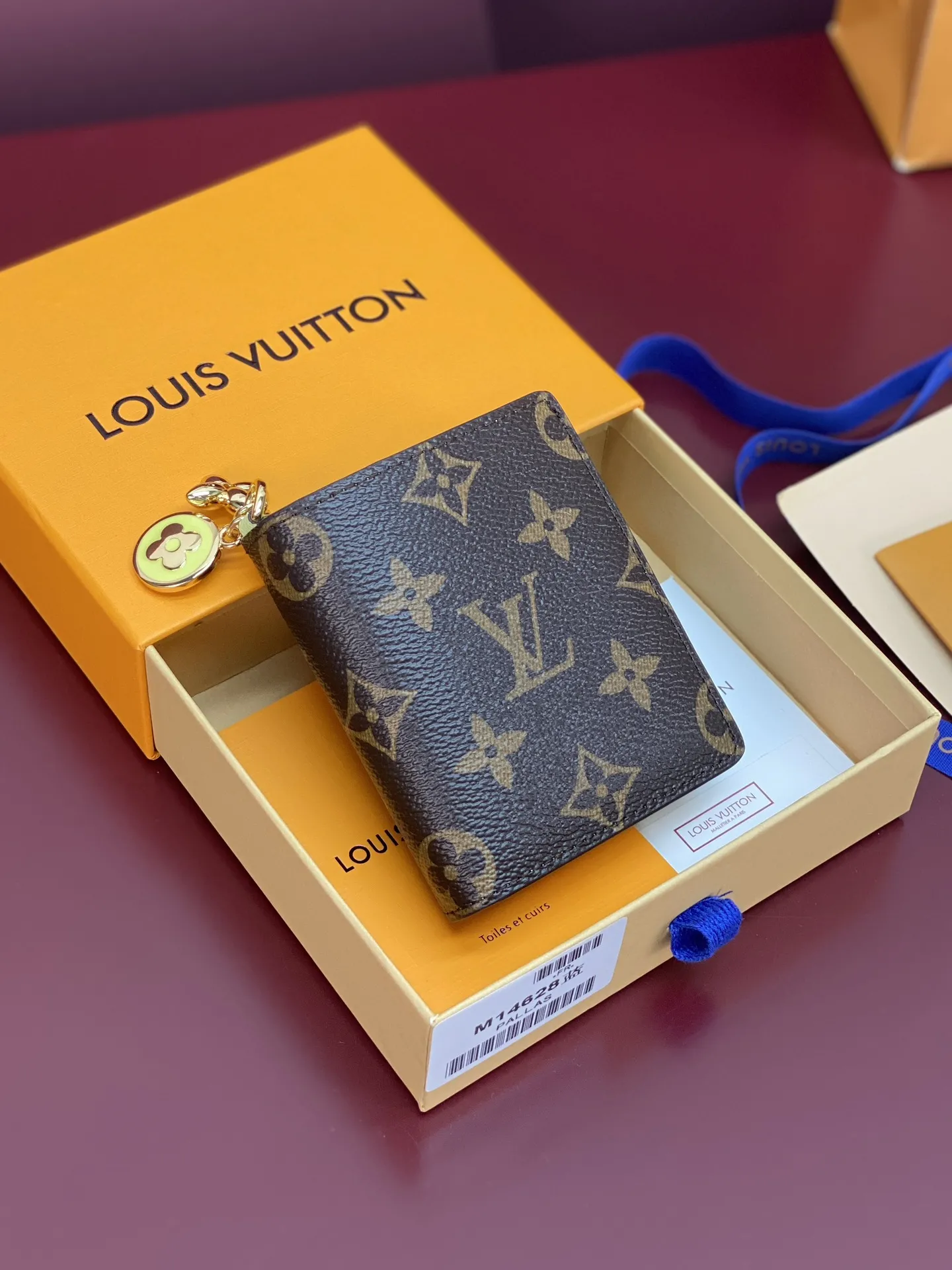 Louis Vuitton LV Charms Pocket Wallet M14628 - 图片 3