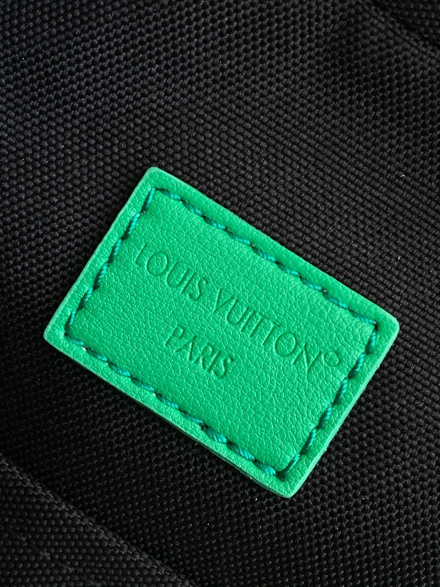 Alternative view of Louis Vuitton Avenue Slingbag PM M25891