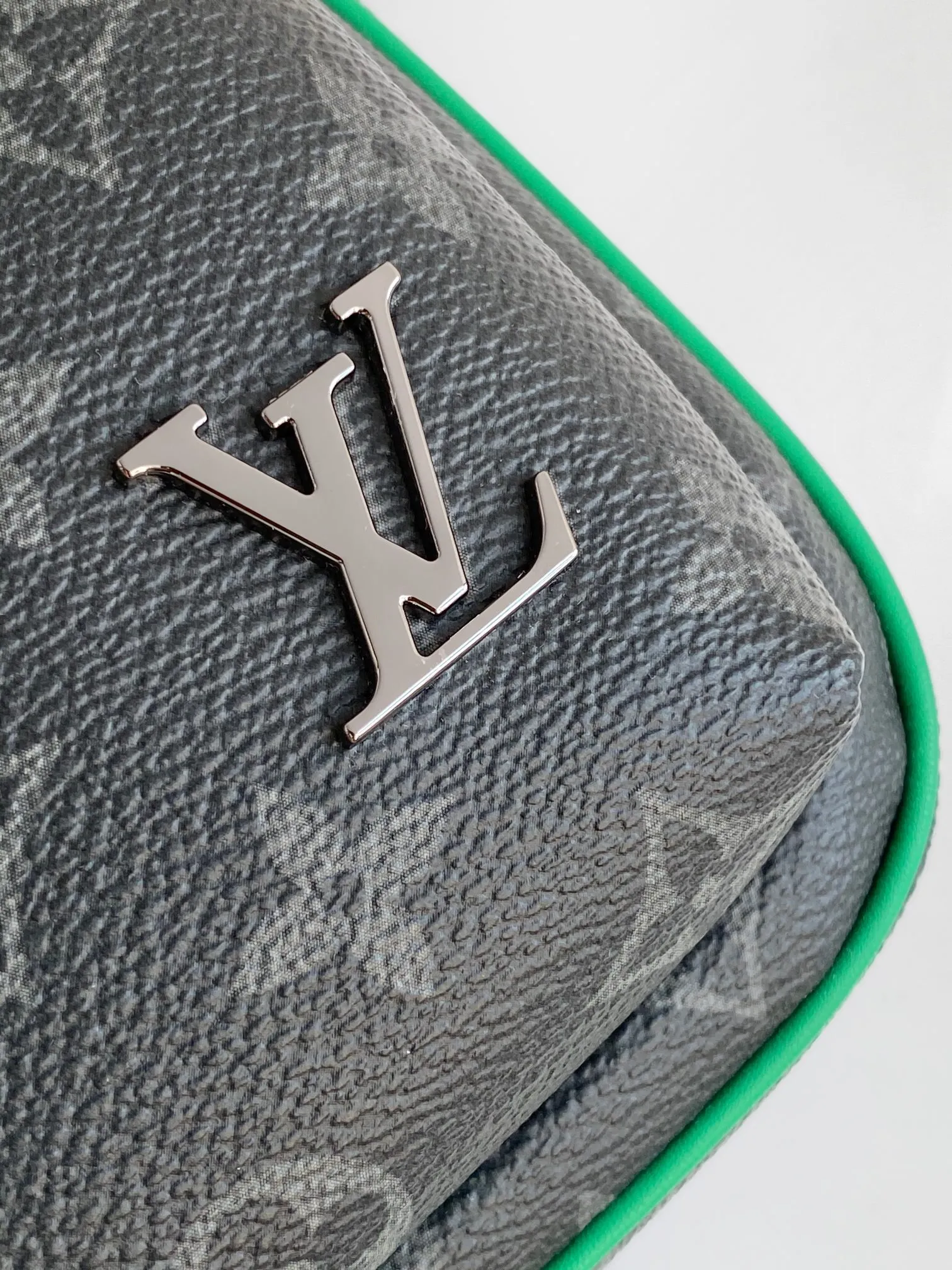Louis Vuitton Avenue Slingbag PM M25891 - 图片 8