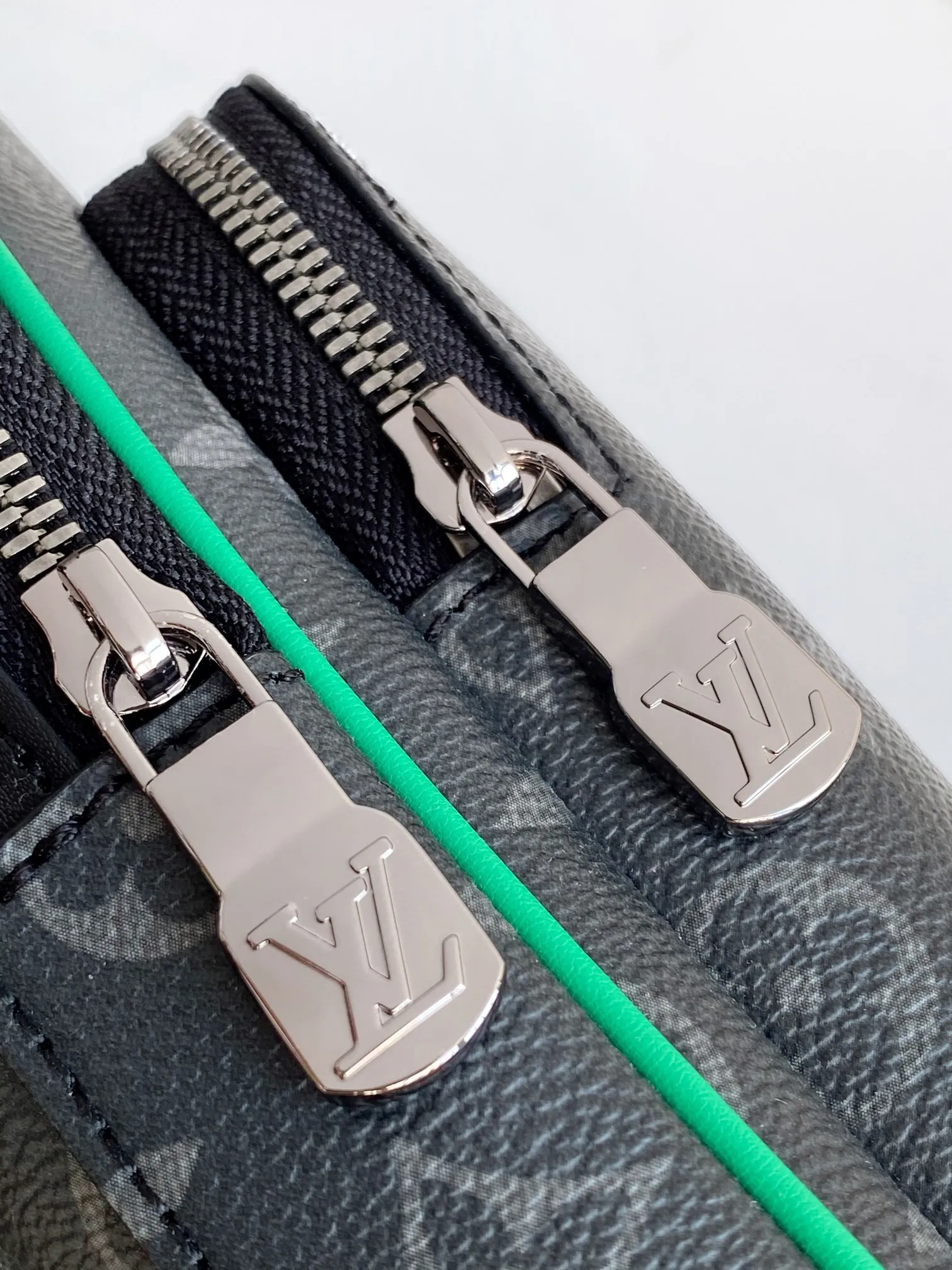 Louis Vuitton Avenue Slingbag PM M25891 - 图片 9