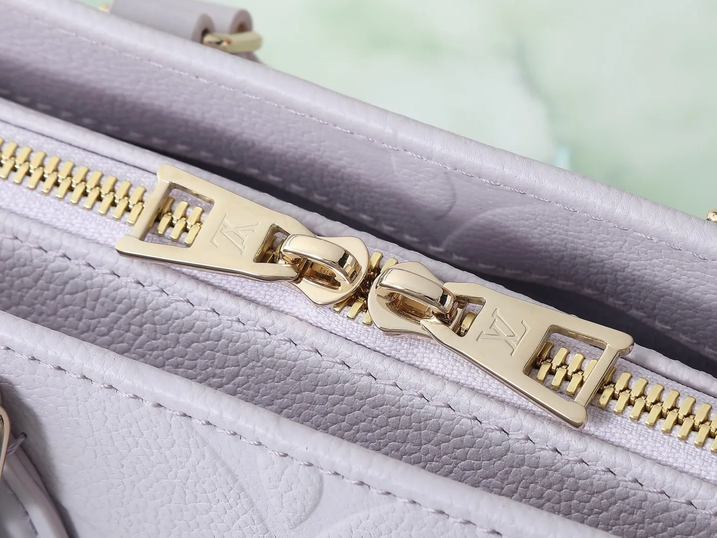 Louis Vuitton OnTheGo East West M15192 - 图片 9