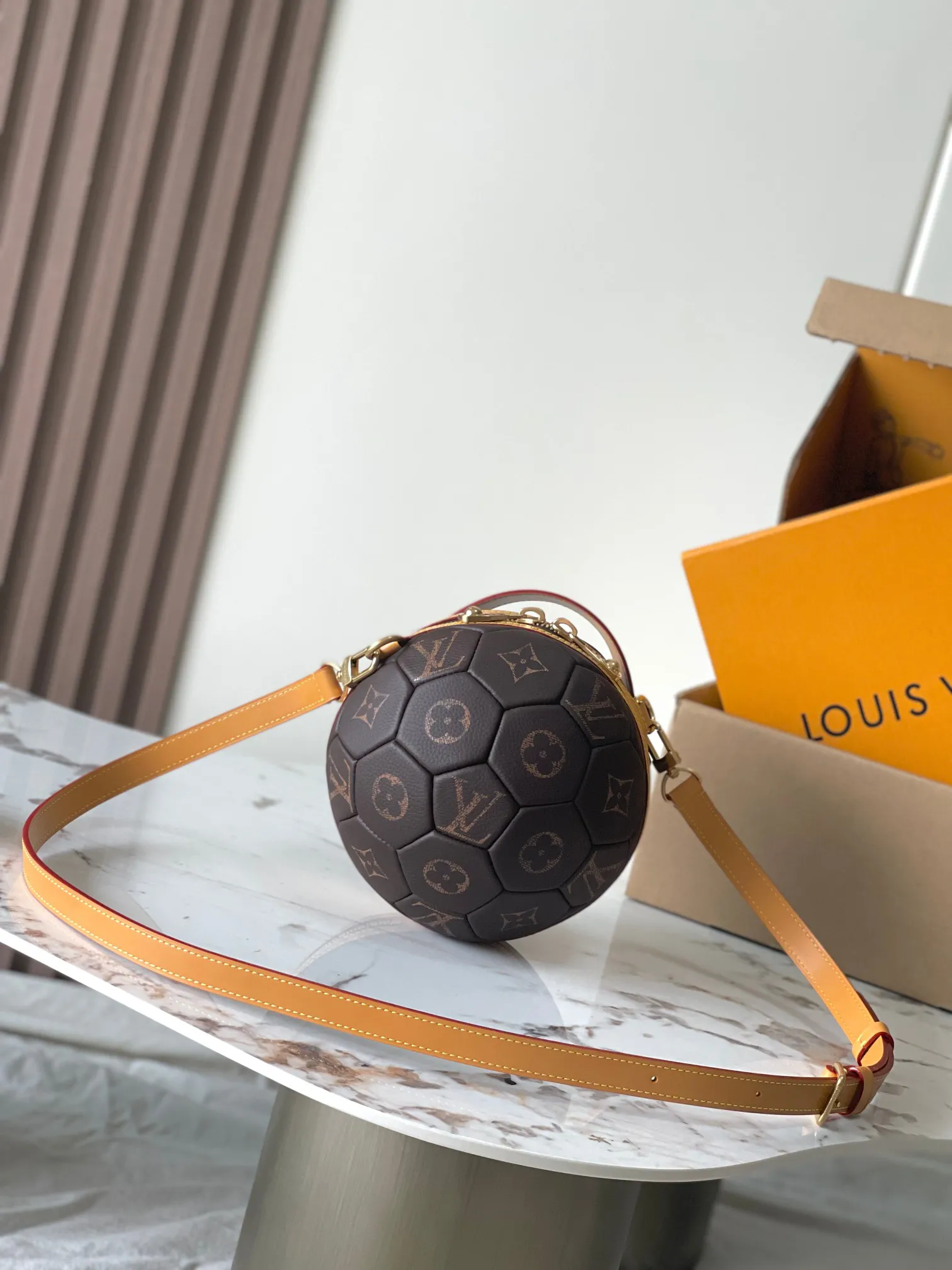Louis Vuitton Soccer Ball Bag M13894 - 图片 5