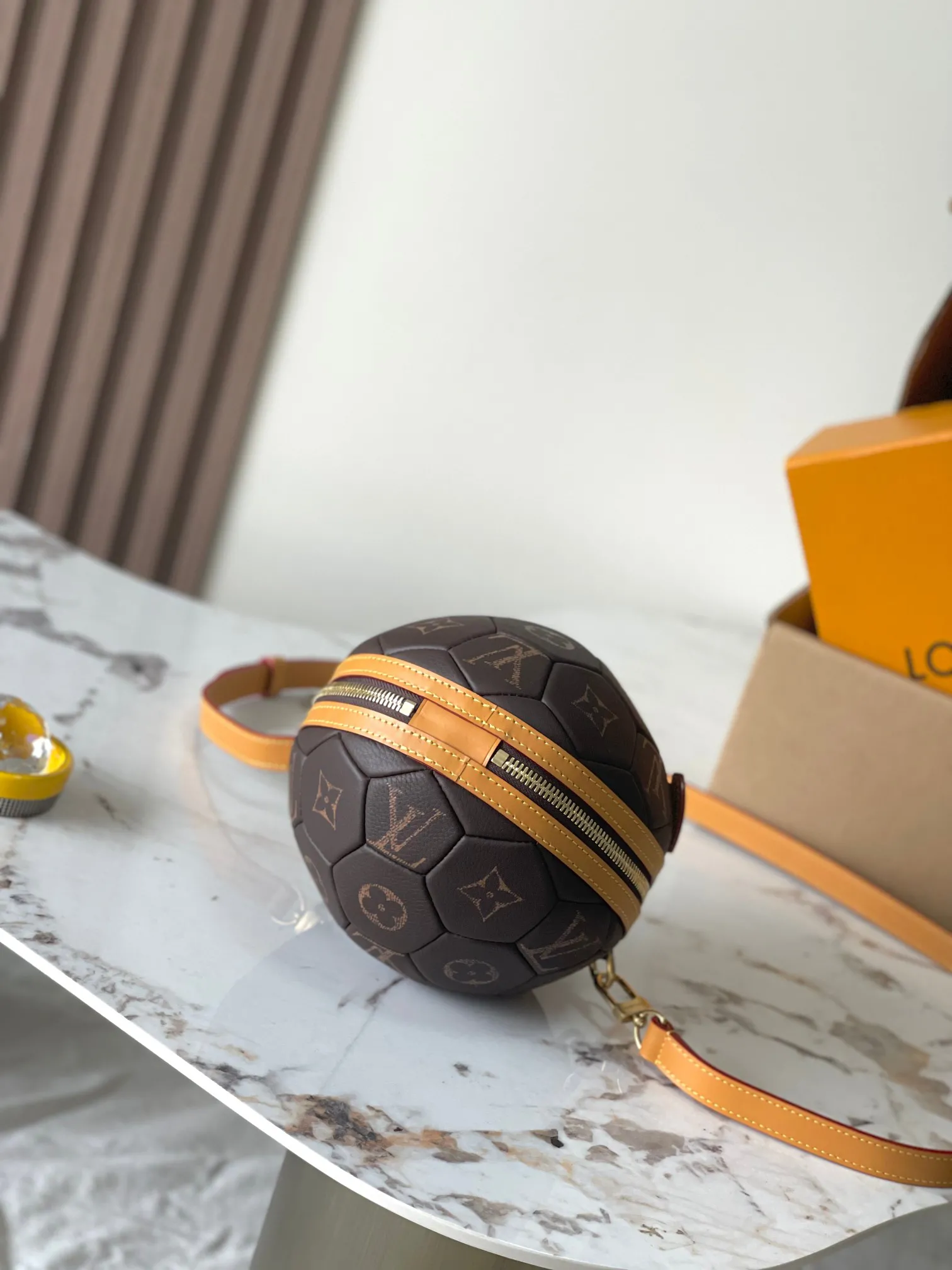 Louis Vuitton Soccer Ball Bag M13894 - 图片 6