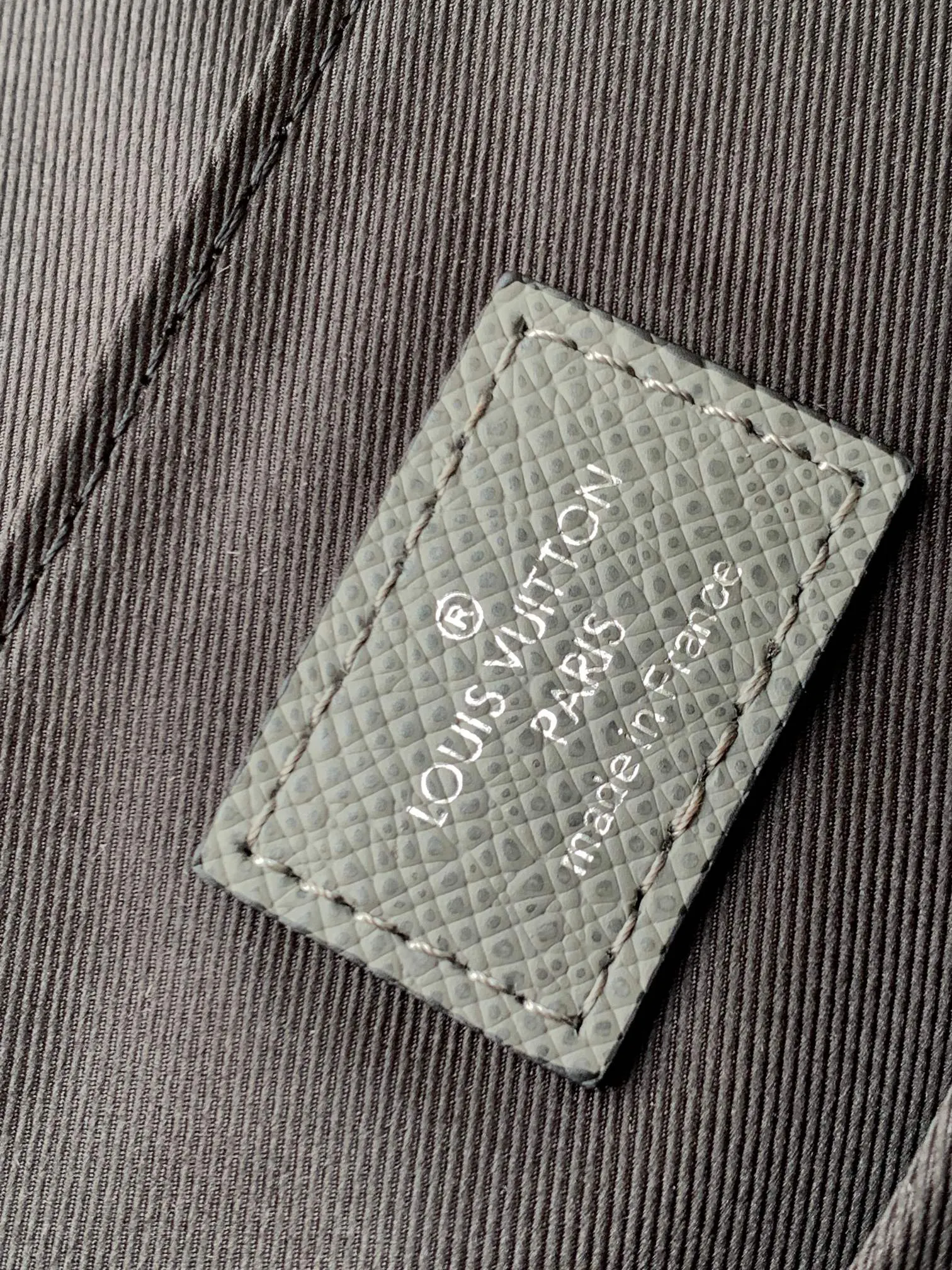 Alternative view of Louis Vuitton District PM M30851