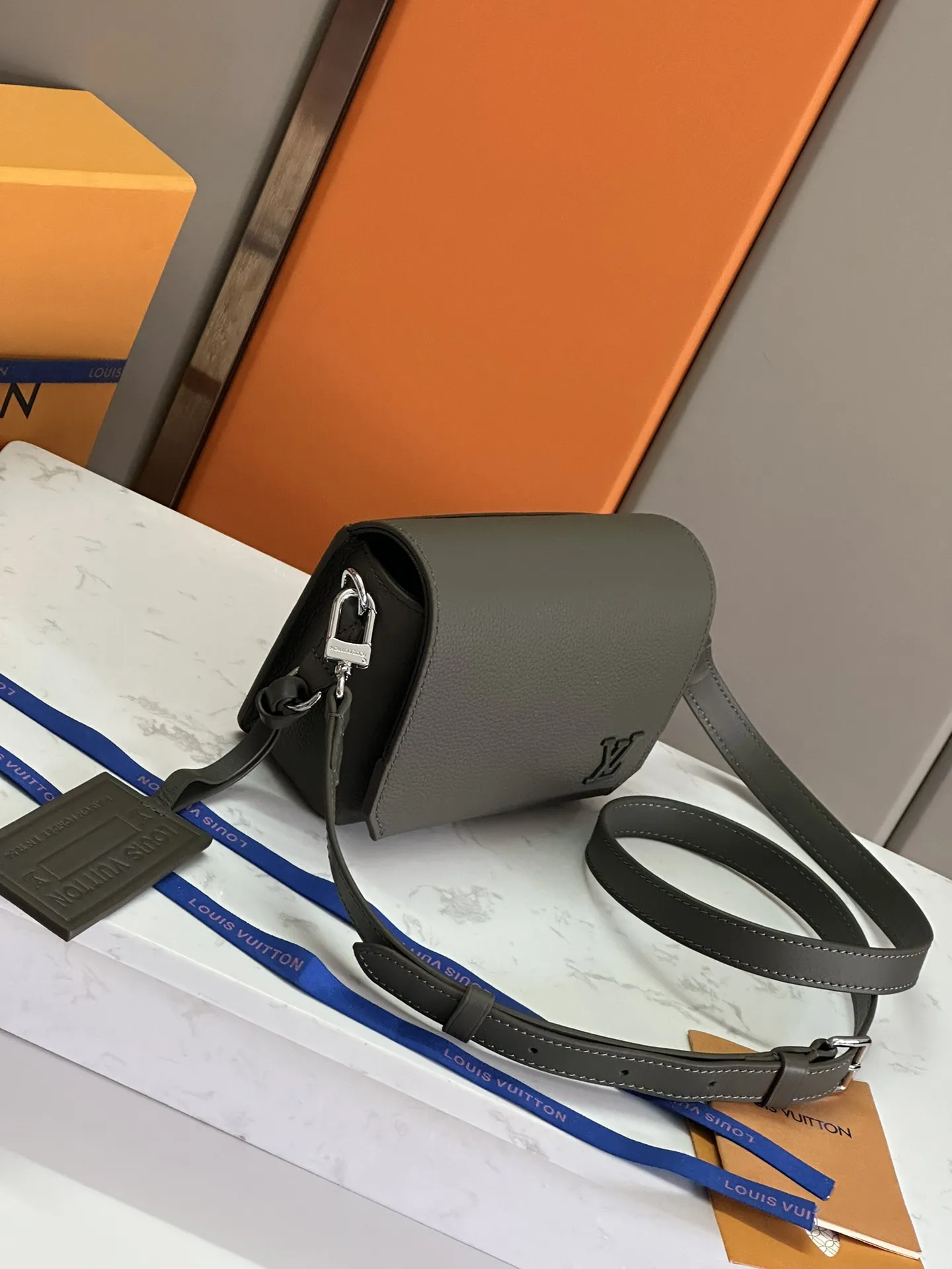 Louis Vuitton Fastline Wearable Wallet M82086 - 图片 4
