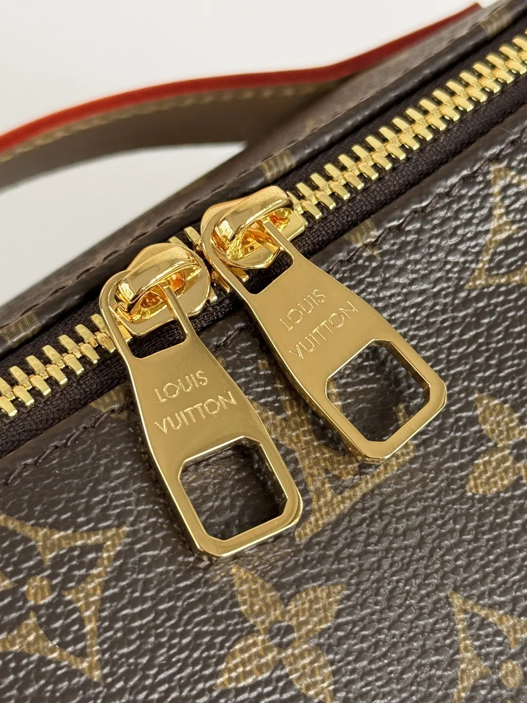 Louis Vuitton Toiletry Bag M11750 - 图片 8