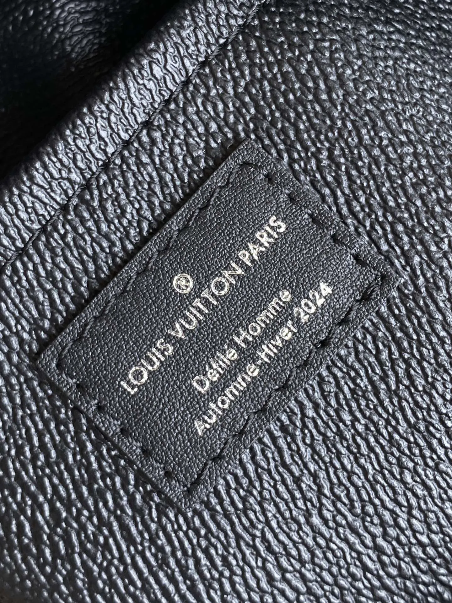 Alternative view of Louis Vuitton Locker Dopp Kit M11670