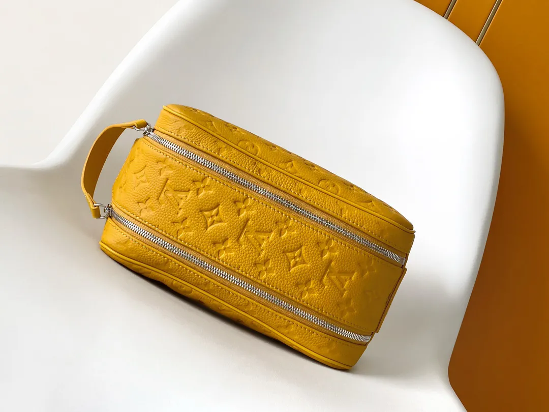 Louis Vuitton Dopp Kit M13009 - Image 6