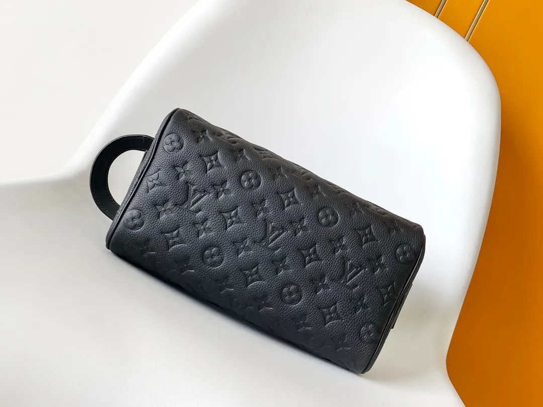 Louis Vuitton Dopp Kit M59478 - Image 6