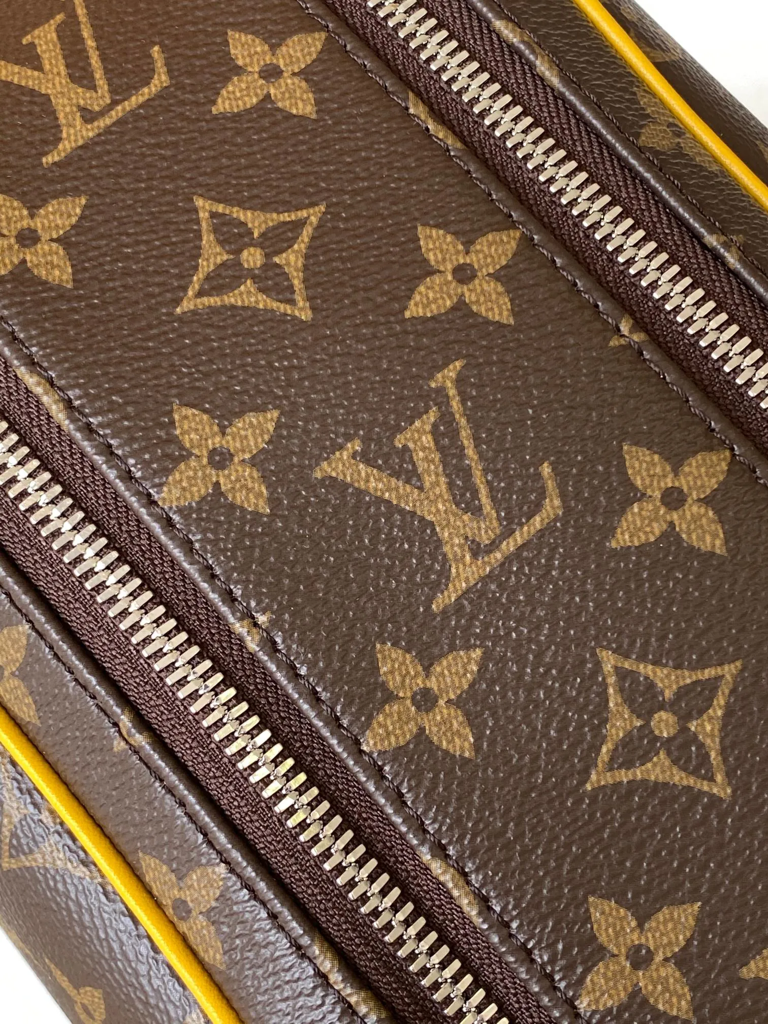 Louis Vuitton Dopp Kit M12643 - 图片 9