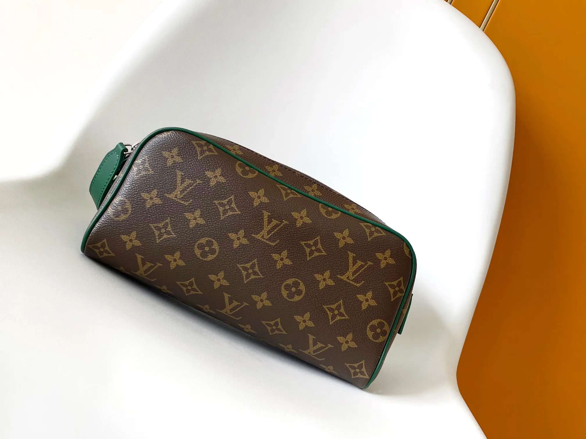 Louis Vuitton Dopp Kit M12639 - Image 3