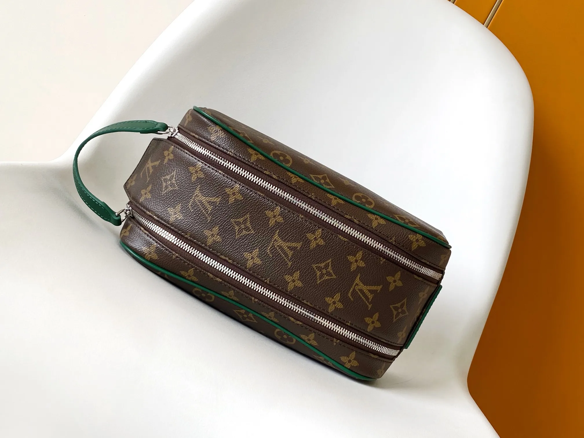 Louis Vuitton Dopp Kit M12639 - Image 10