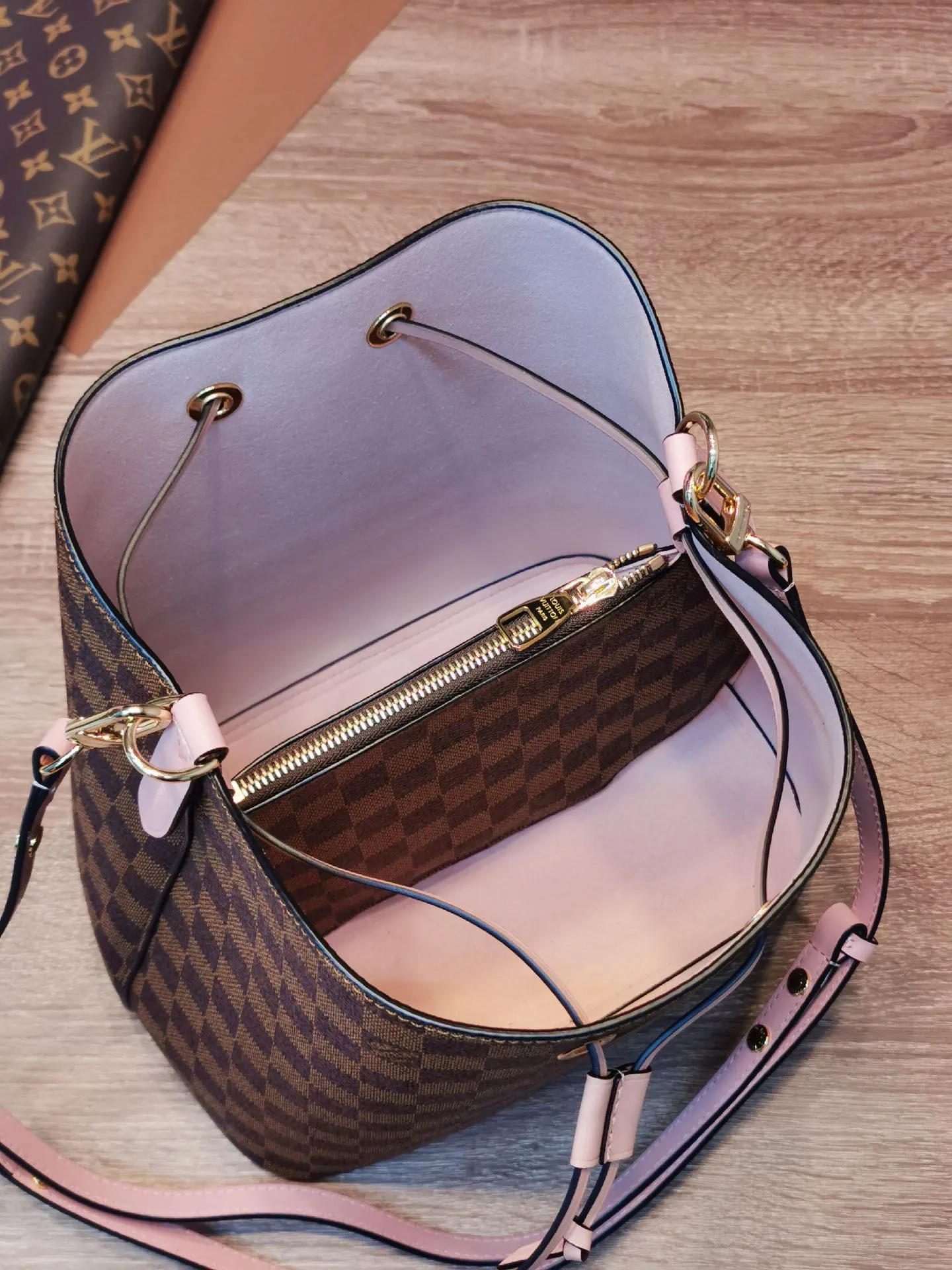 Alternative view of Louis Vuitton NéoNoé N40198