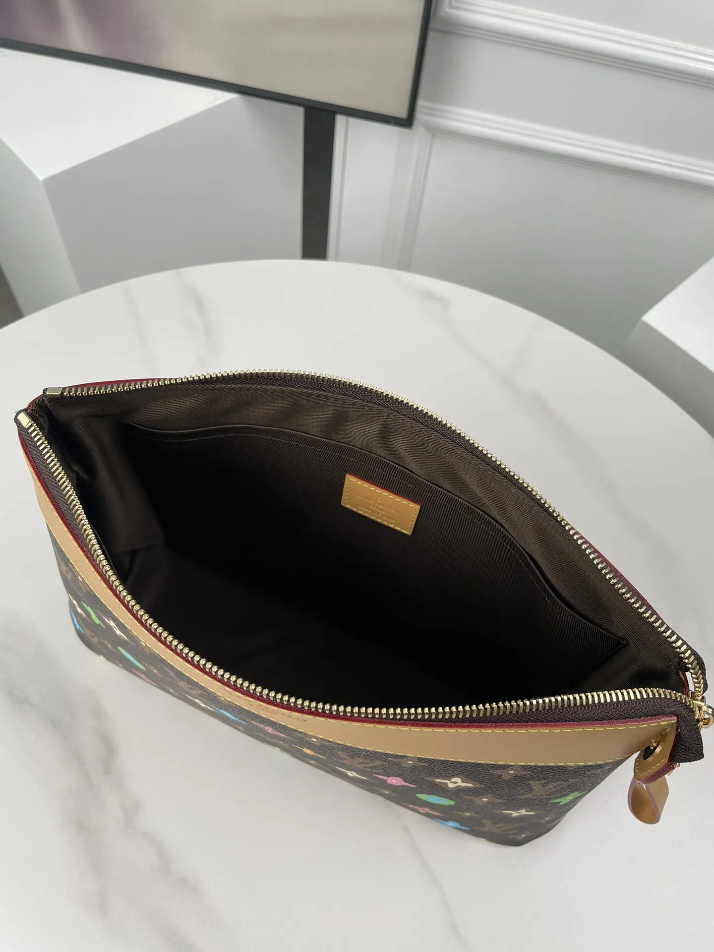 Louis Vuitton Voyage Souple M83568 - Image 10