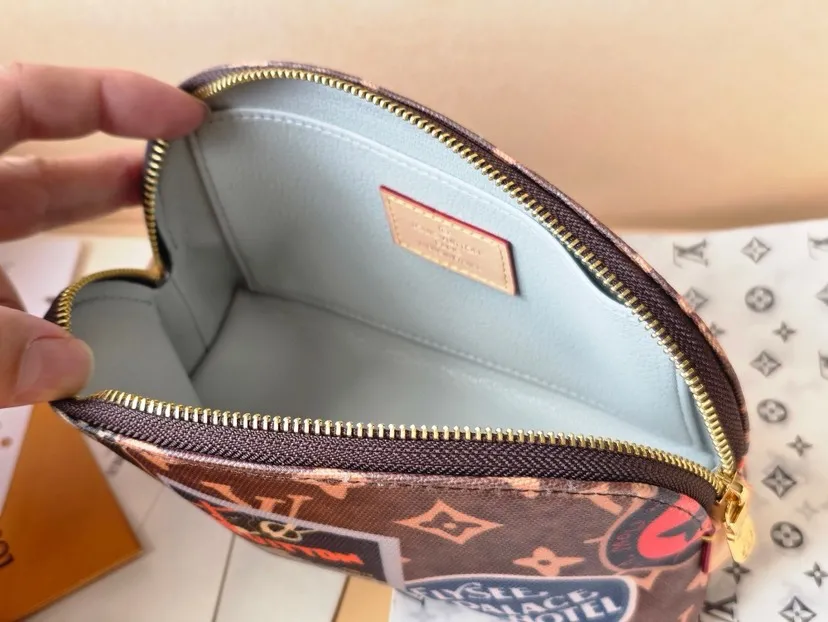 Louis Vuitton Cosmetic Pouch M83597 - 图片 9