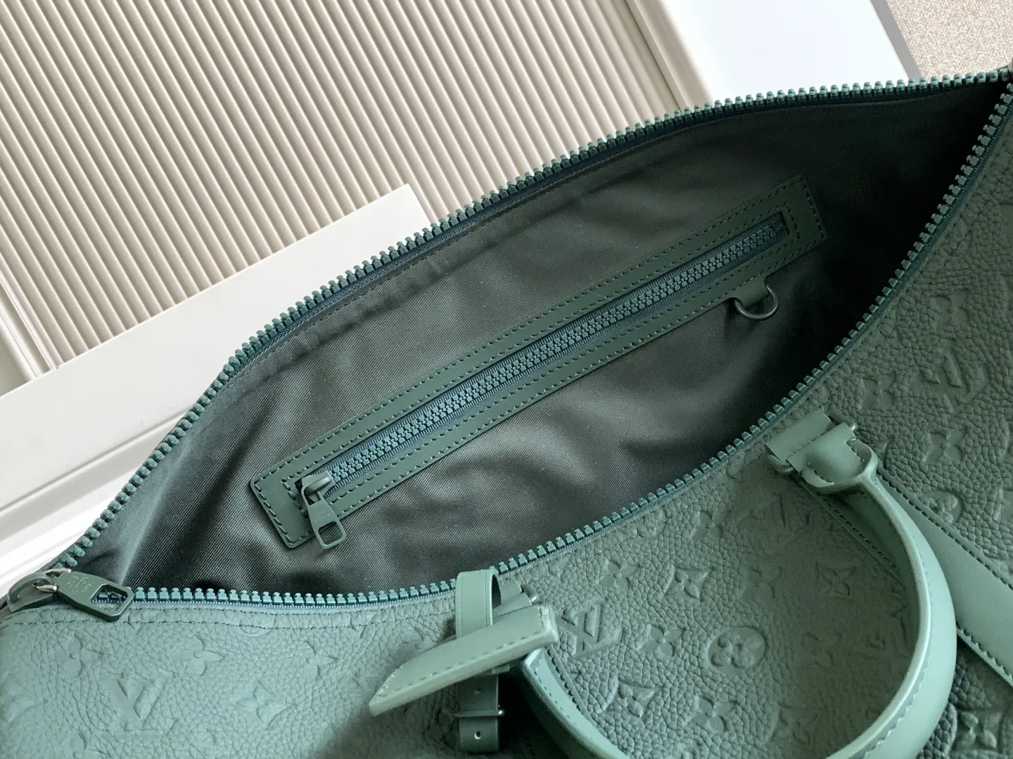 Louis Vuitton Keepall Bandoulière 50 M24440 - 图片 10