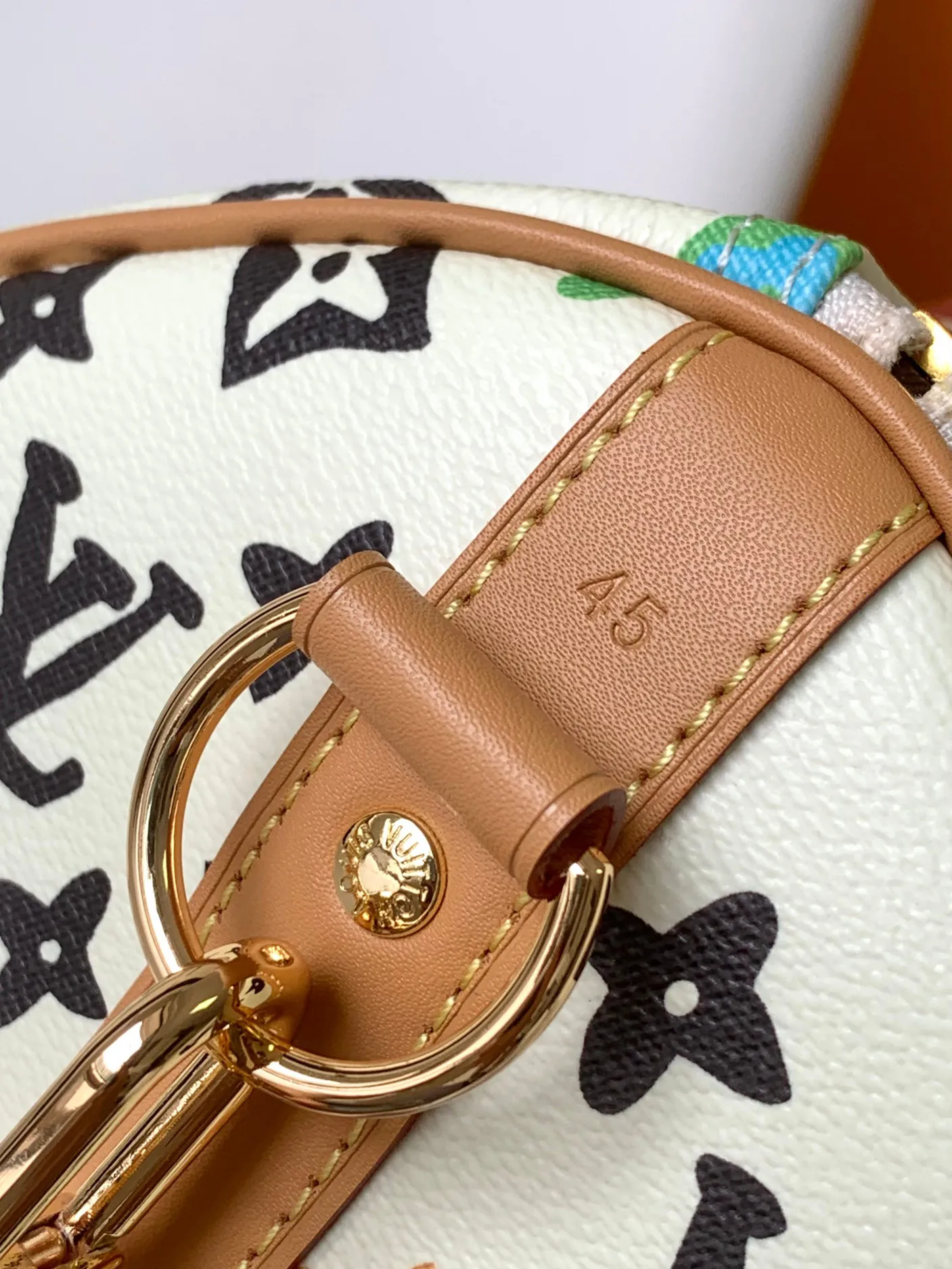 Alternative view of Louis Vuitton Keepall Bandoulière 45 M25233