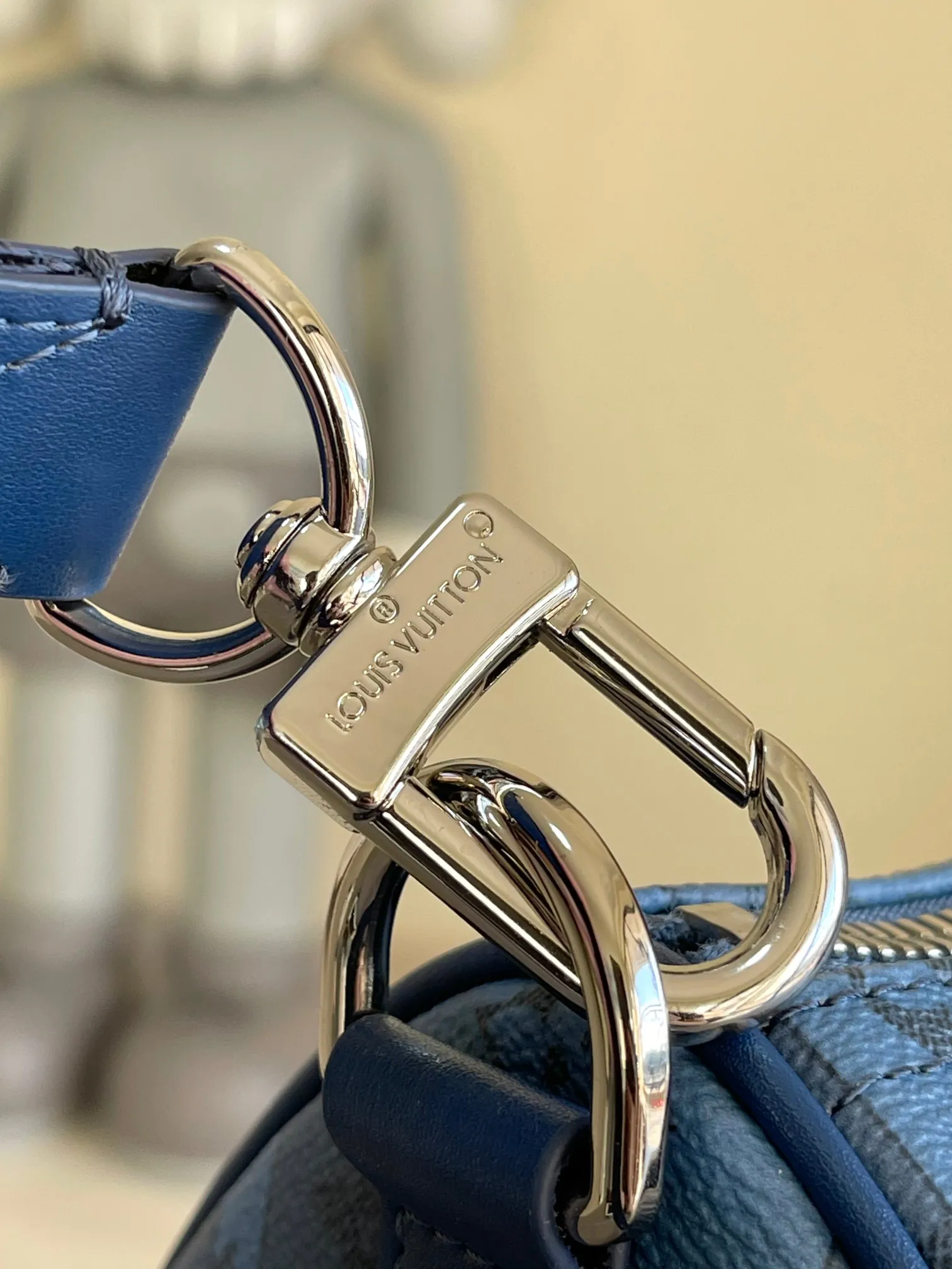 Louis Vuitton KEEPALL BANDOULIèRE 35 M22573 - Image 9