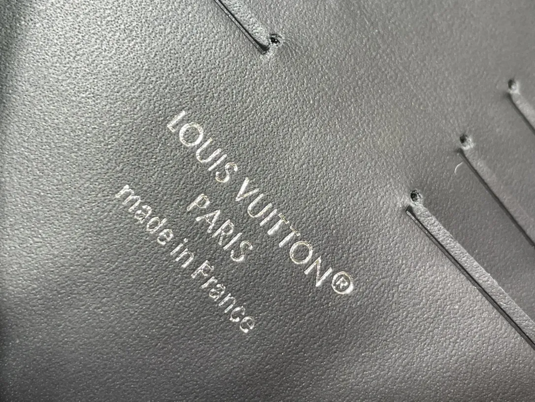 Alternative view of Louis Vuitton Pochette Kasai M14910