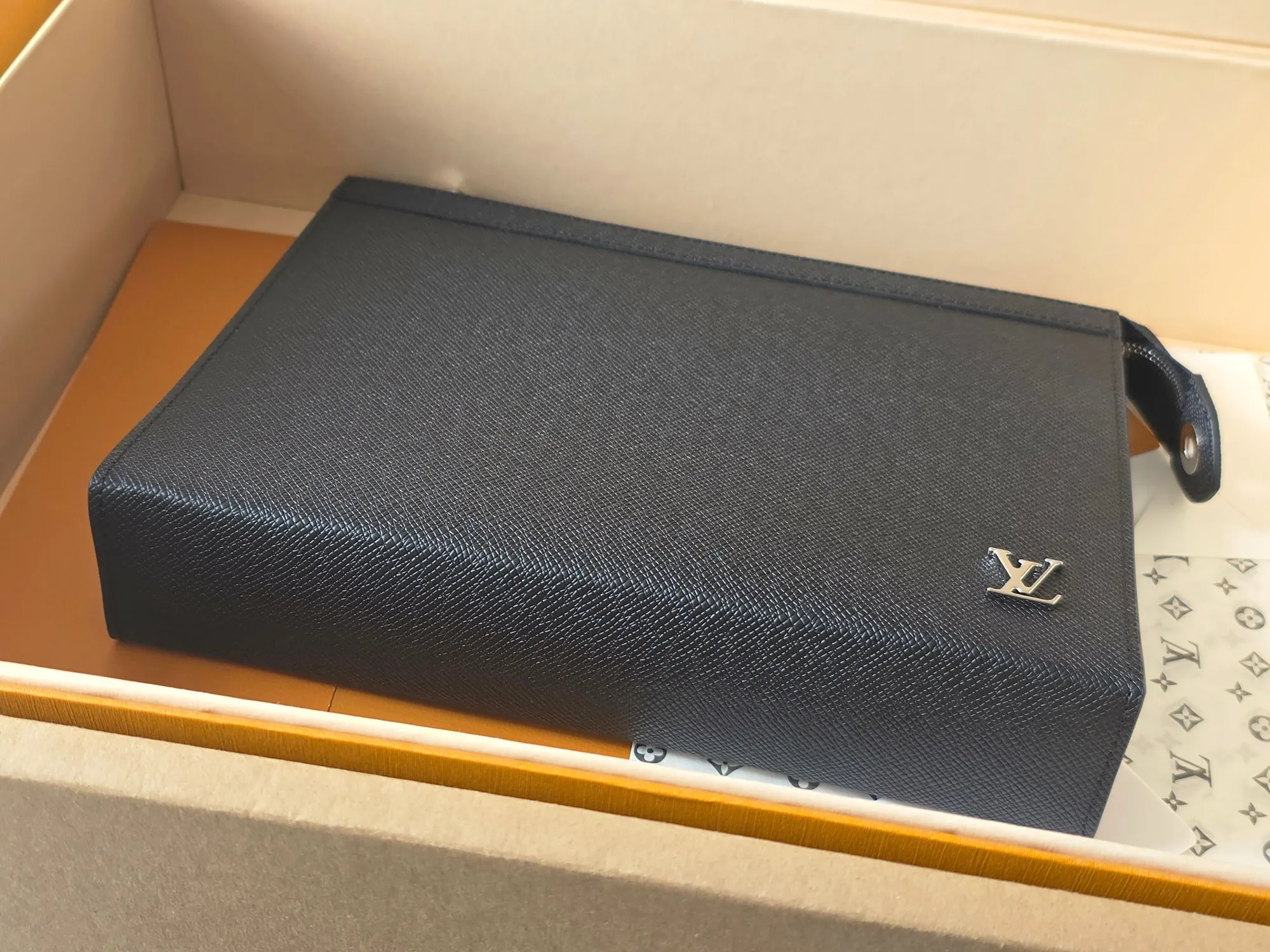 Louis Vuitton Pochette Voyage M30450 - 图片 3
