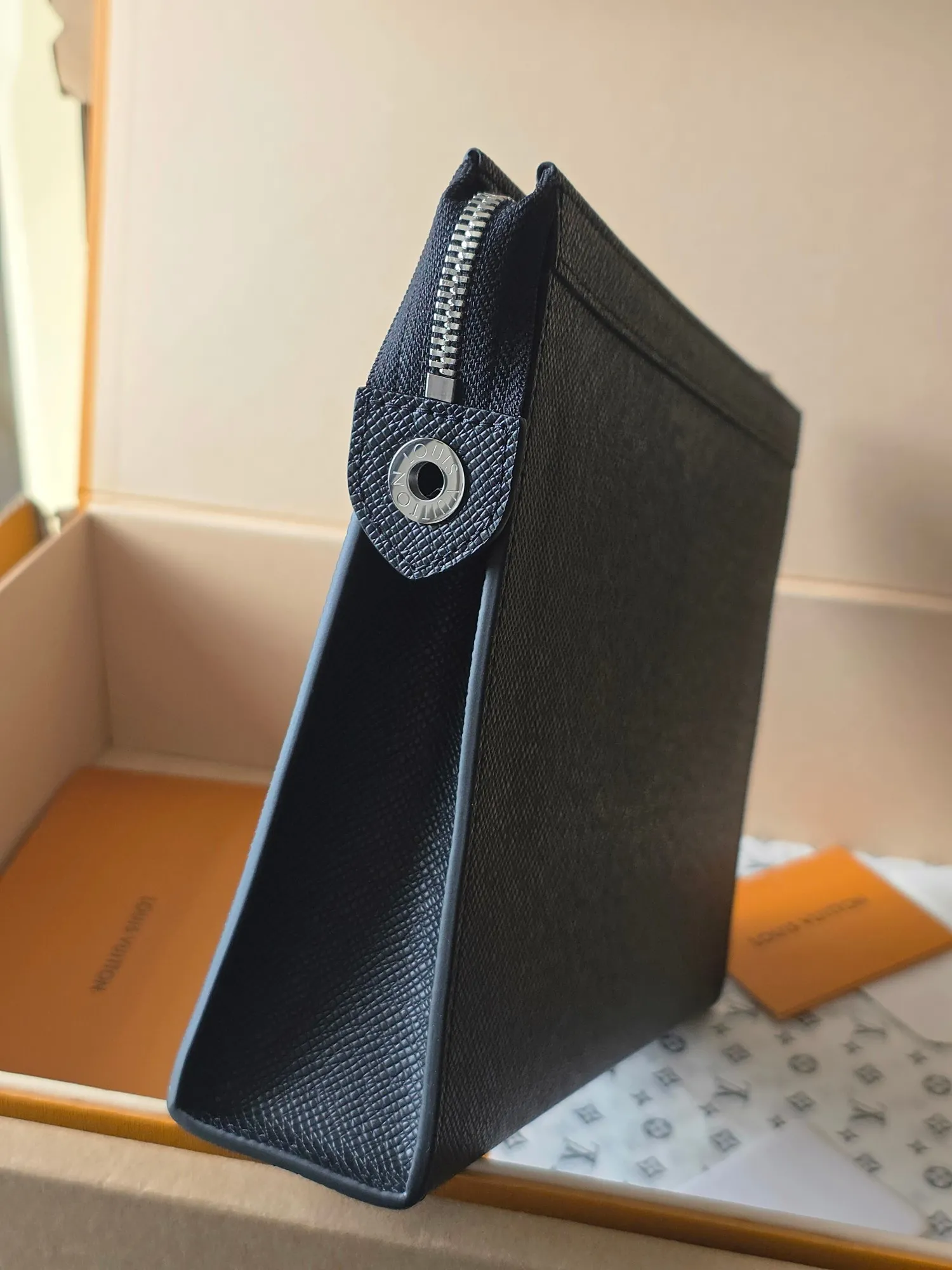 Louis Vuitton Pochette Voyage M30450 - 图片 5