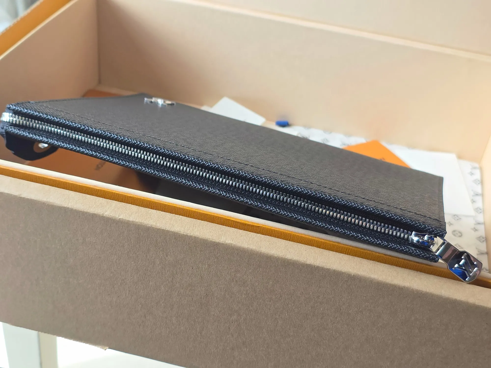 Louis Vuitton Pochette Voyage M30450 - 图片 6