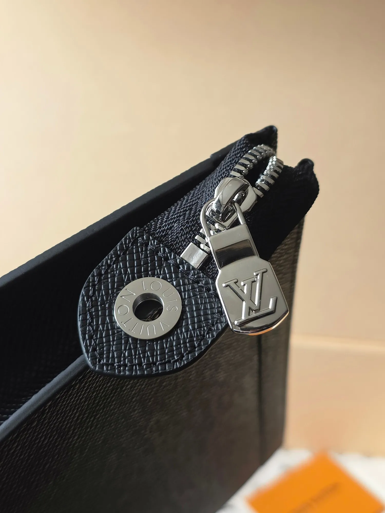 Louis Vuitton Pochette Voyage M30450 - 图片 7