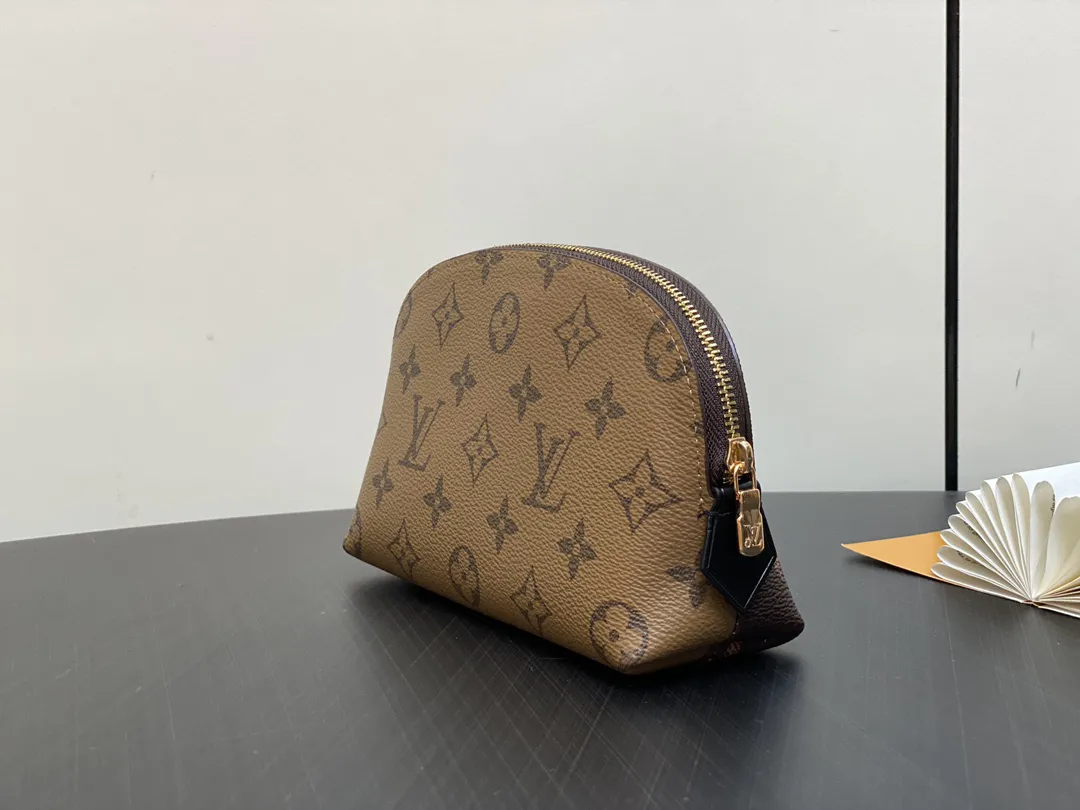Louis Vuitton Pochette Cosmétique PM M11249 - Image 5