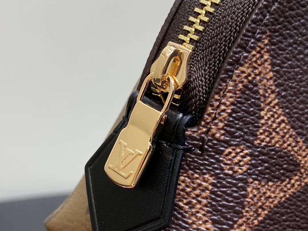 Louis Vuitton Pochette Cosmétique PM M11249 - Image 8