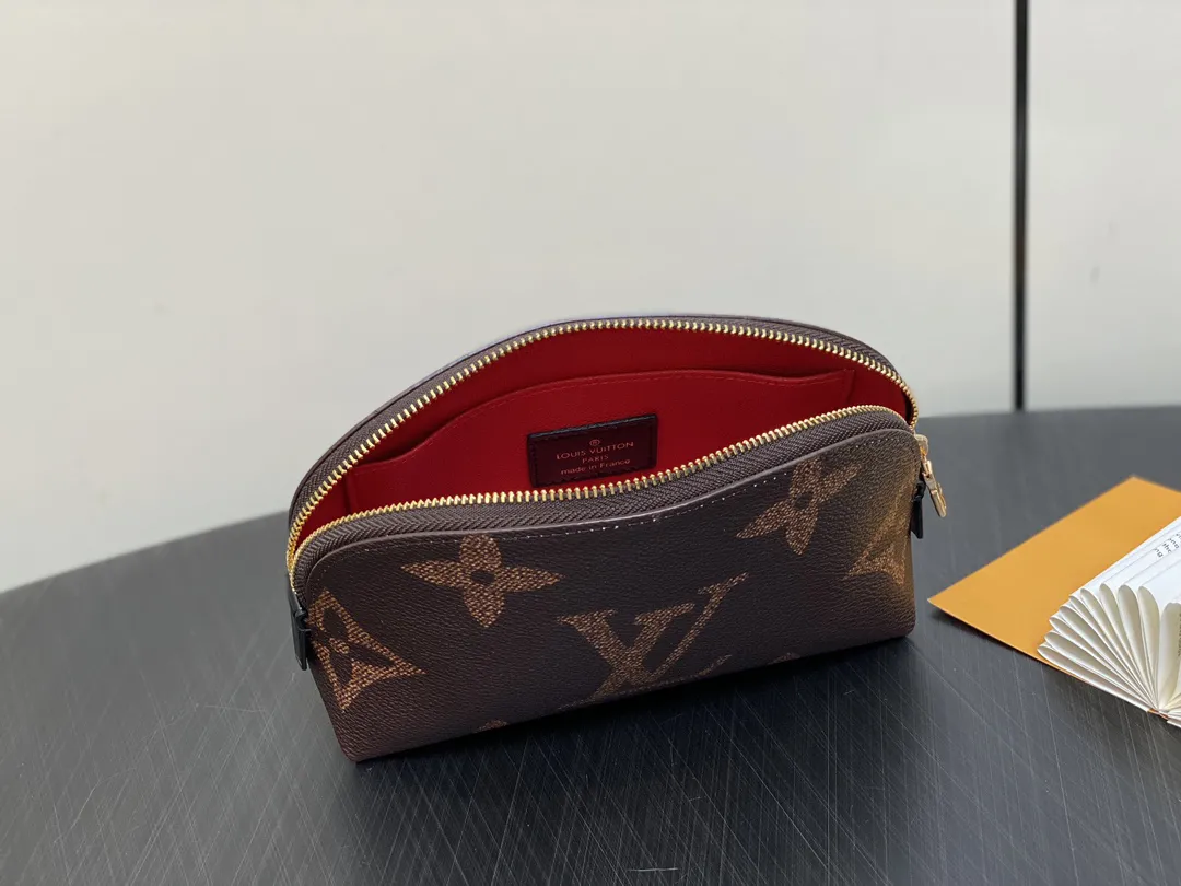Louis Vuitton Pochette Cosmétique PM M11249 - Image 11