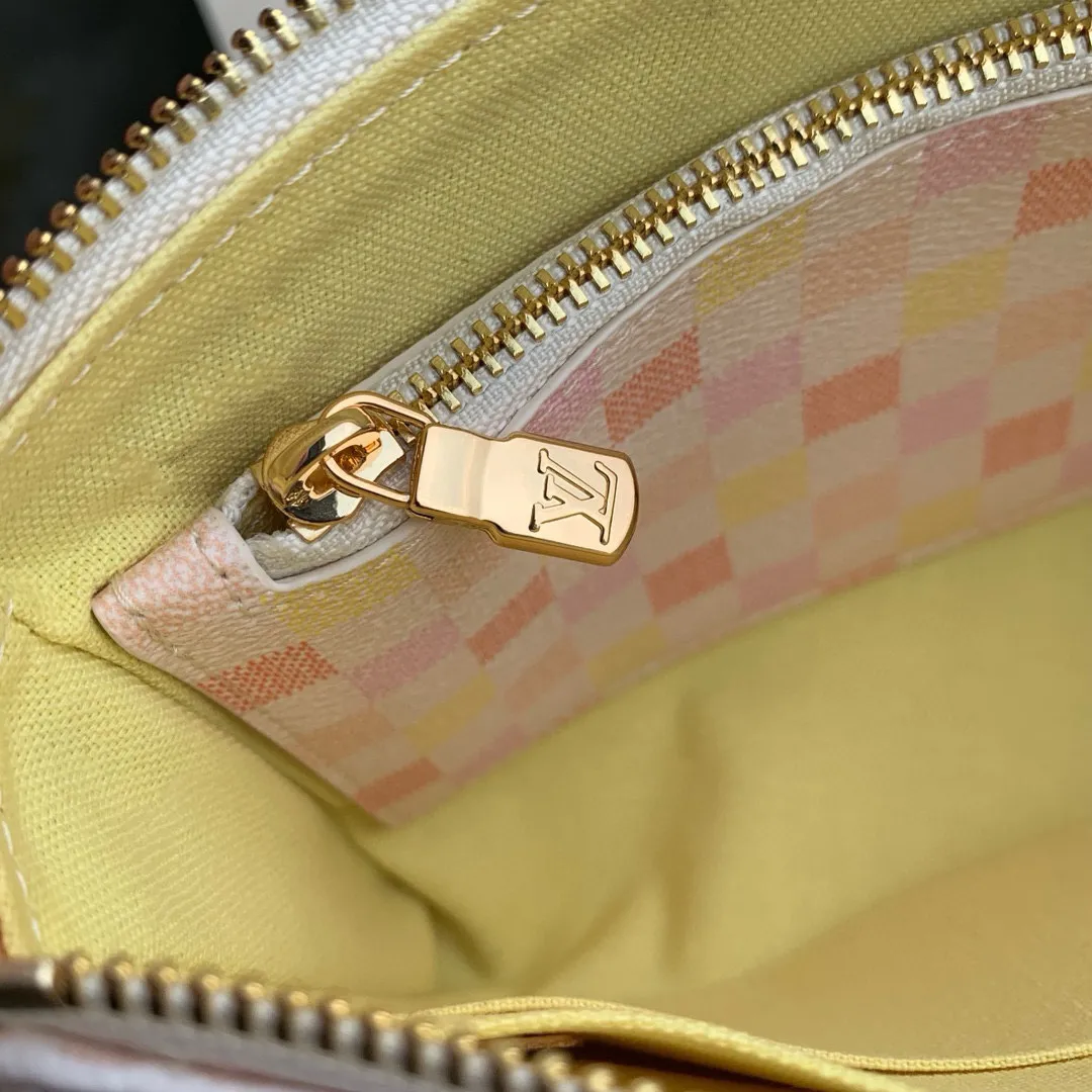 Alternative view of Louis Vuitton Pochette Accessoires N40642