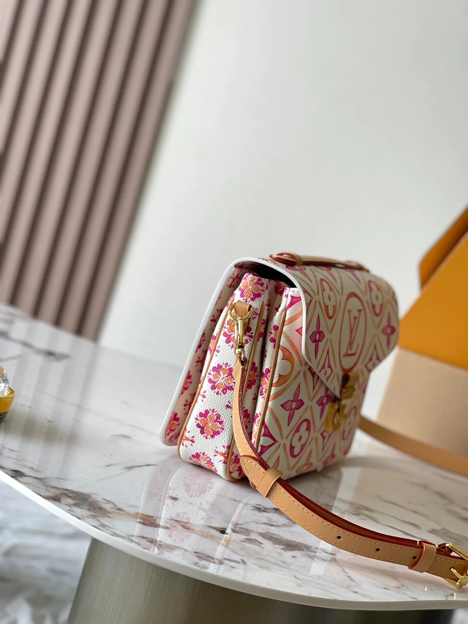 Louis Vuitton Pochette Métis M11461 - Image 4