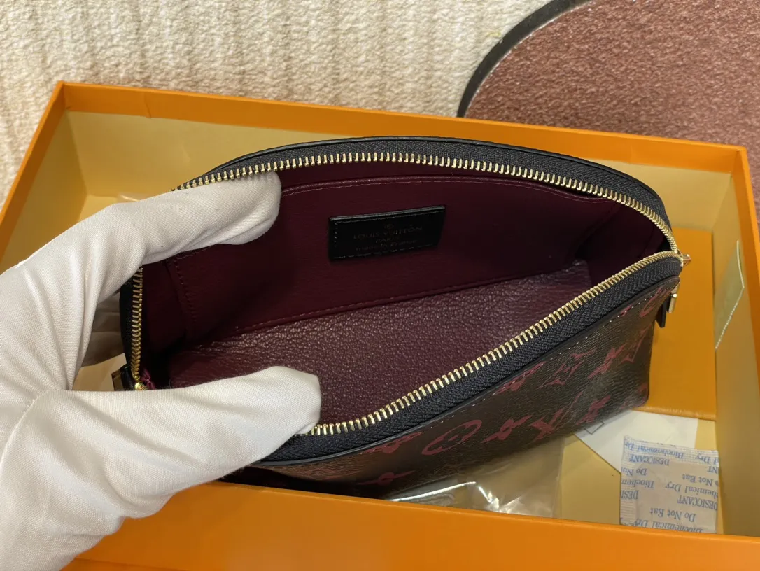 Alternative view of Louis Vuitton Pochette Cosmétique PM M12593