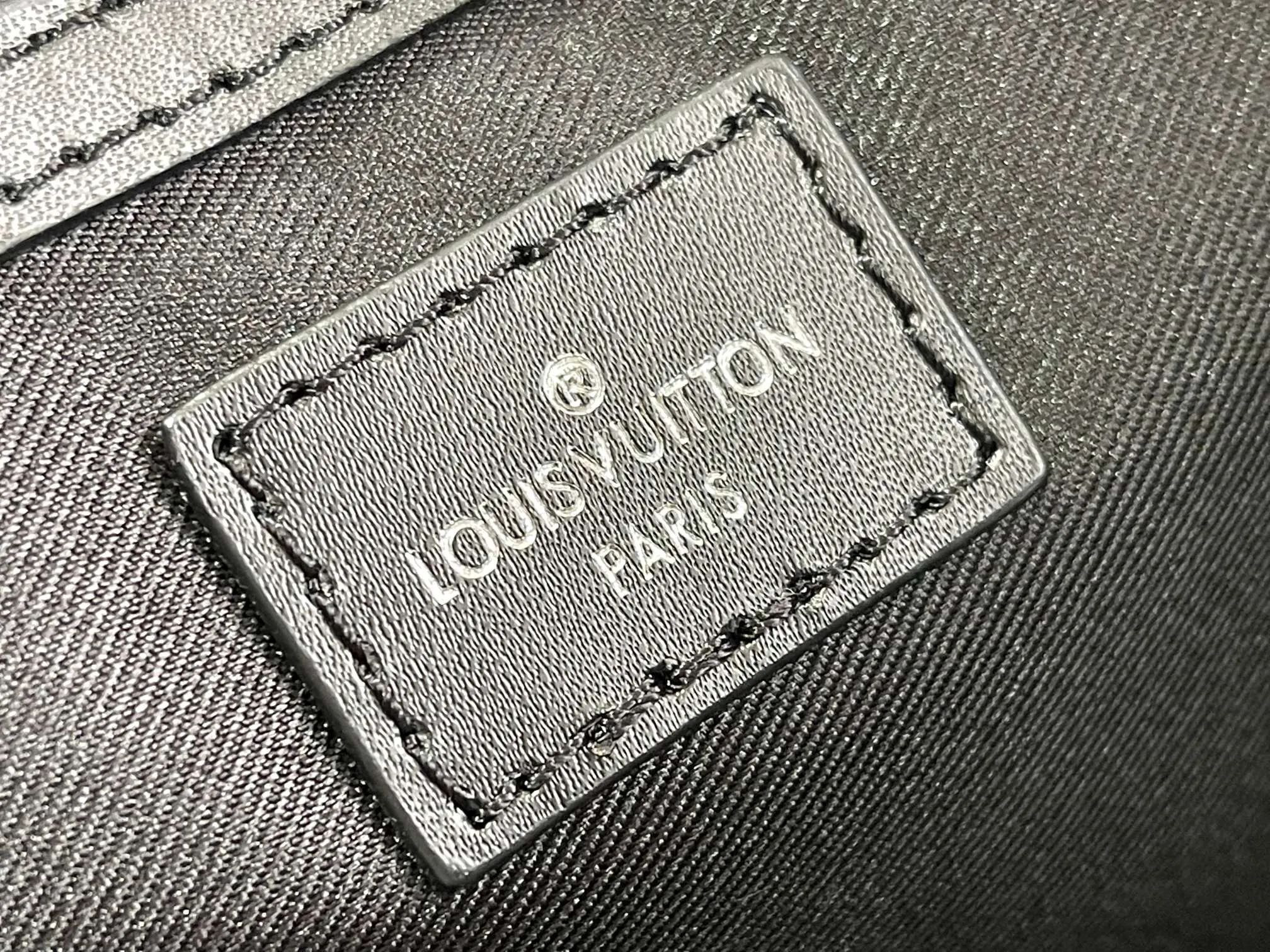 Alternative view of Louis Vuitton Keepall Bandoulière 50 M21384