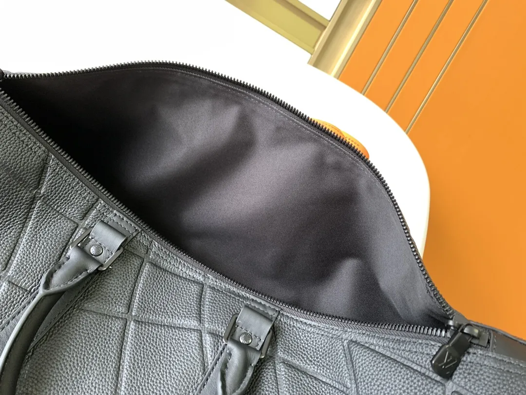 Alternative view of Louis Vuitton Keepall Bandoulière 50 M21382