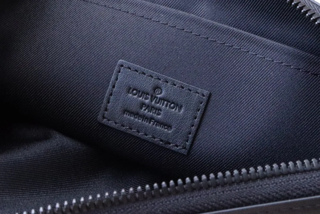 Alternative view of Louis Vuitton Pochette To-Go M81570