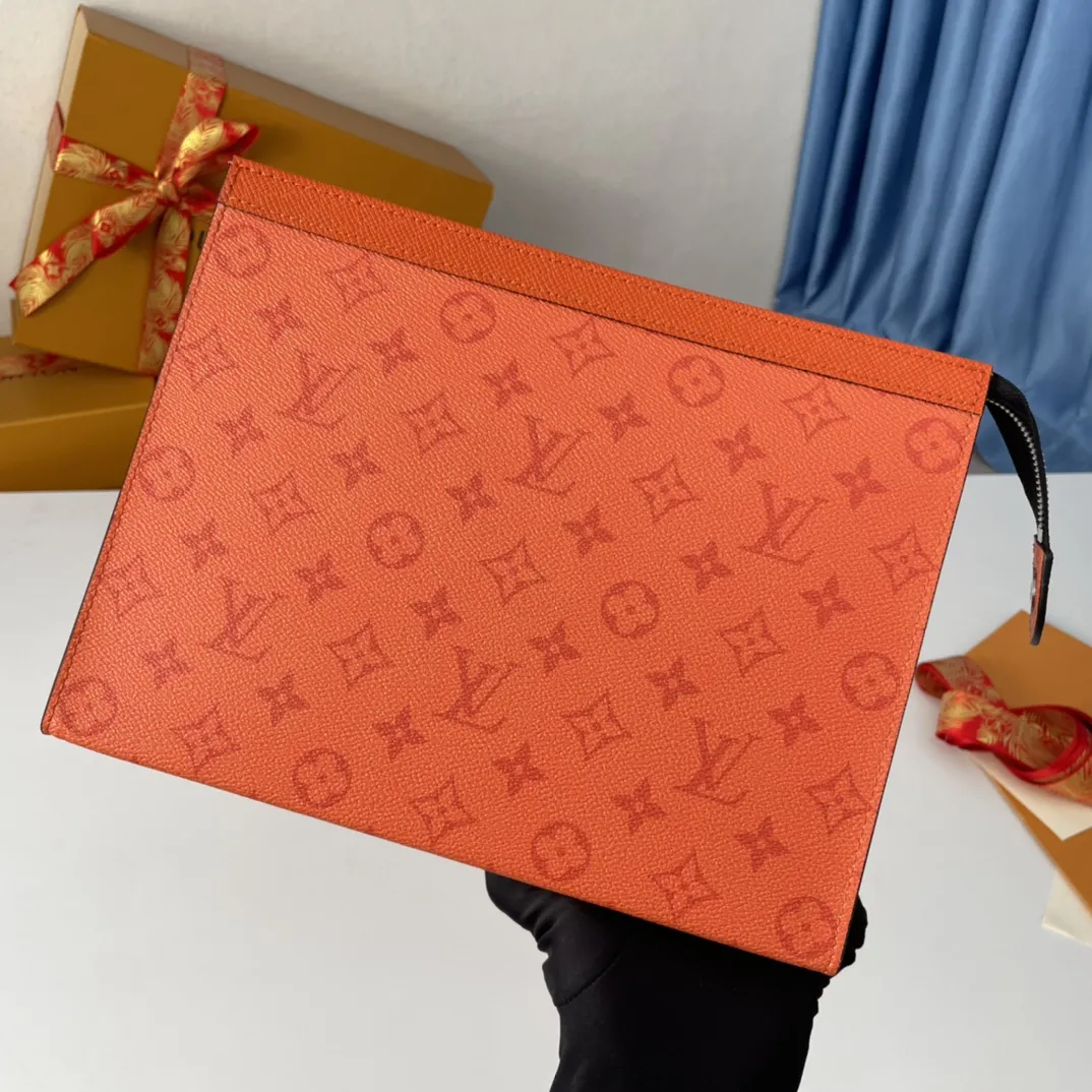 Louis Vuitton Pochette Voyage MM M30432 - Image 9