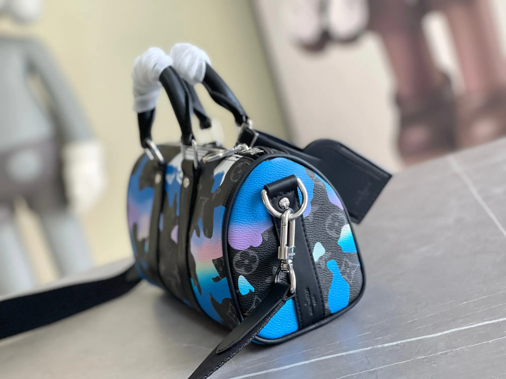 Louis Vuitton Keepall Bandoulière 25 M21430 - 图片 4