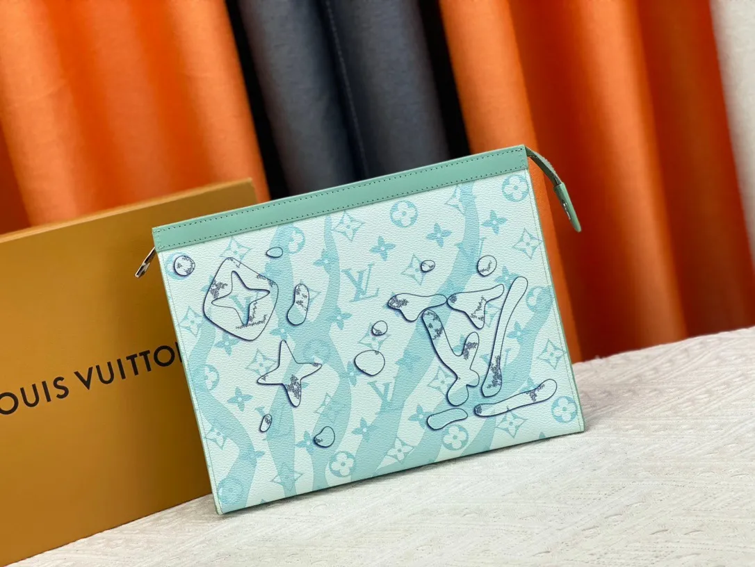 Louis Vuitton Pochette Voyage MM M22763 - Image 3