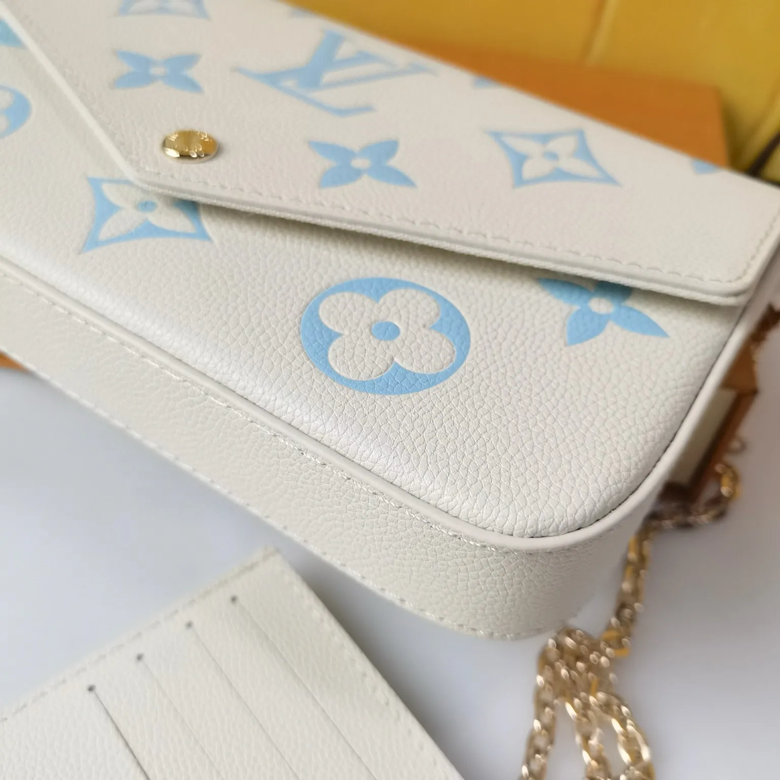 Louis Vuitton Pochette Félicie M83025 - Image 9