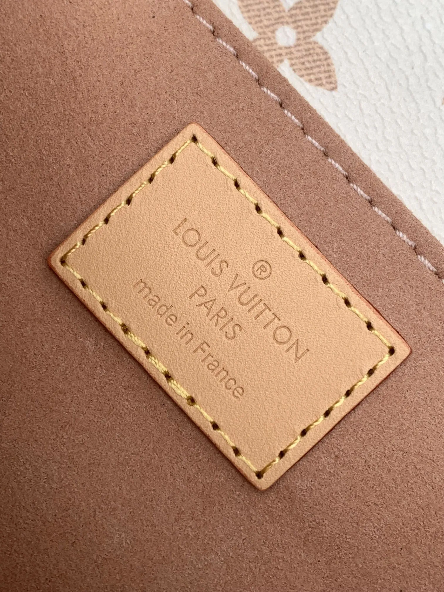 Louis Vuitton Pochette Métis East West M46914 - Image 3