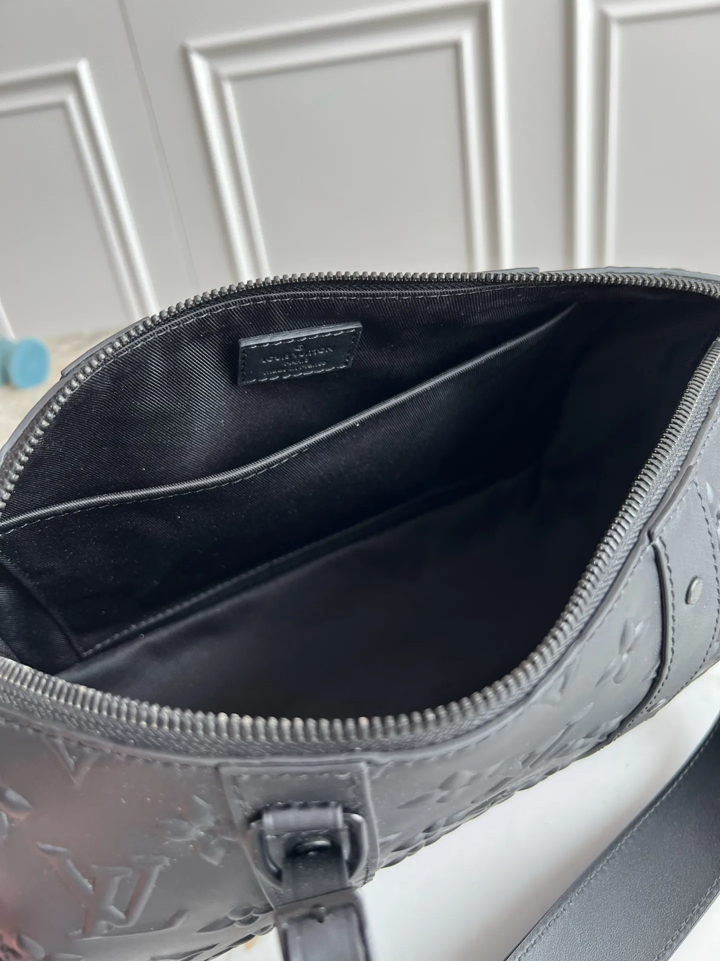 Louis Vuitton City Keepall M57955 - Image 10