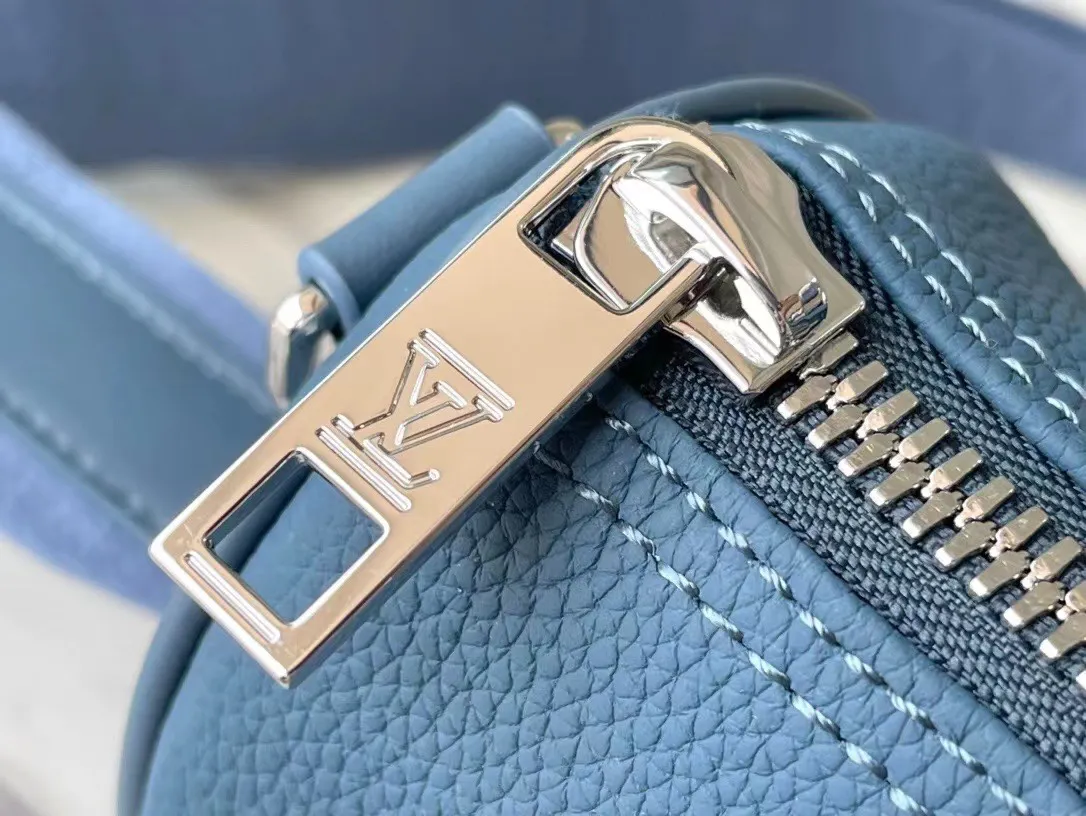 Alternative view of Louis Vuitton Keepall XS M81003