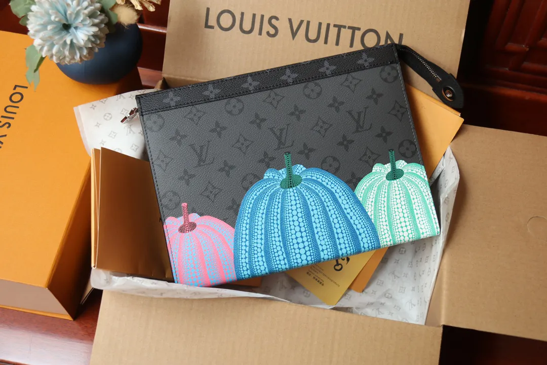 Louis Vuitton LV x YK Pochette Voyage M81973 - Image 4