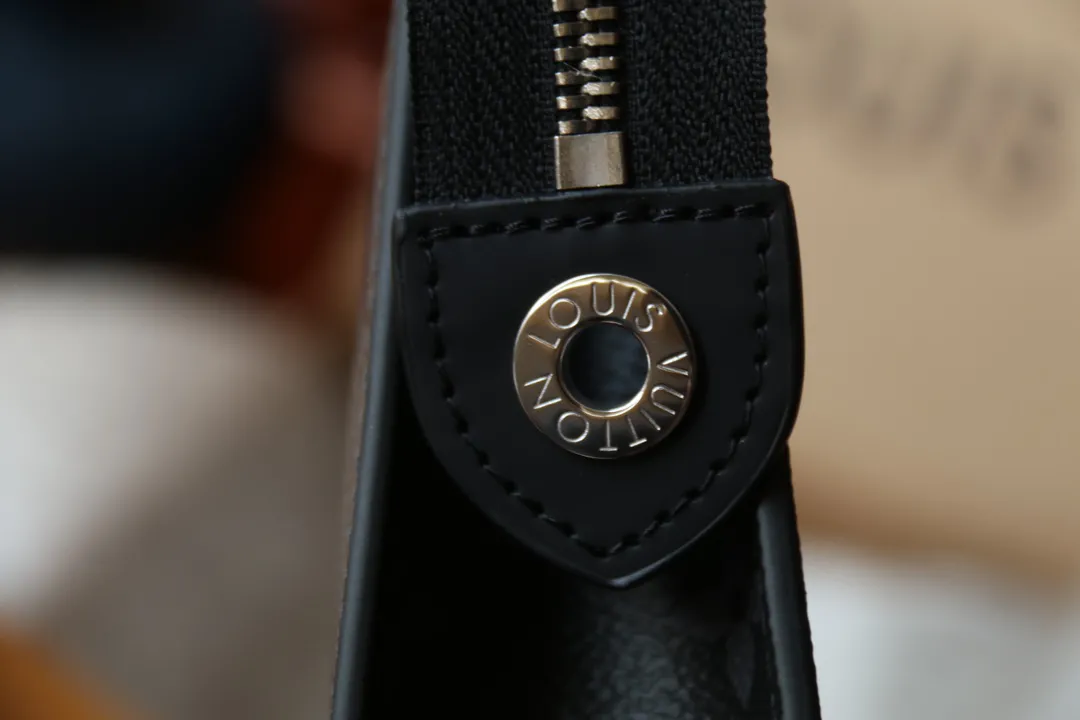 Louis Vuitton LV x YK Pochette Voyage M81973 - Image 6