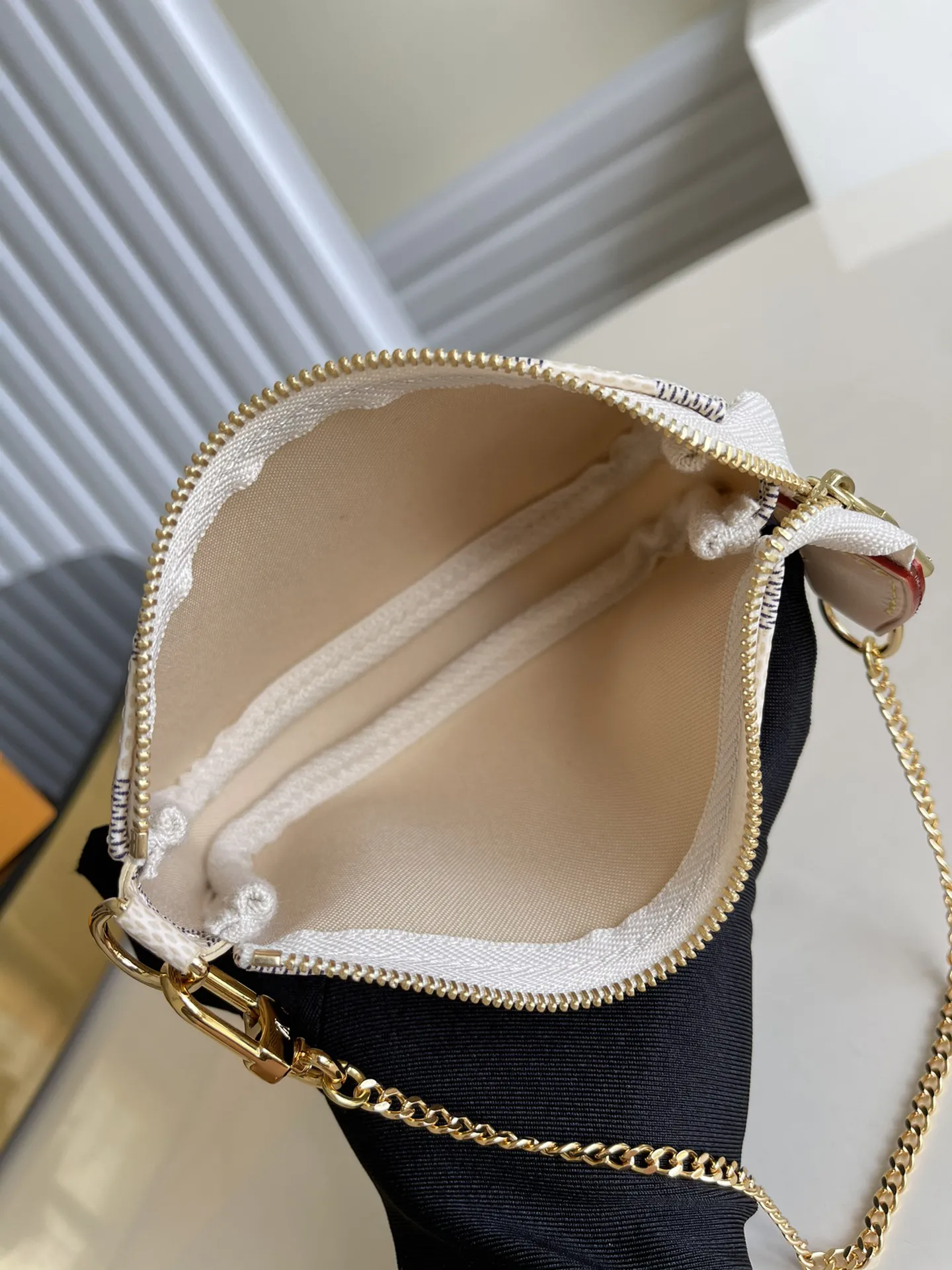 Alternative view of Louis Vuitton Mini Pochette Accessoires M58010