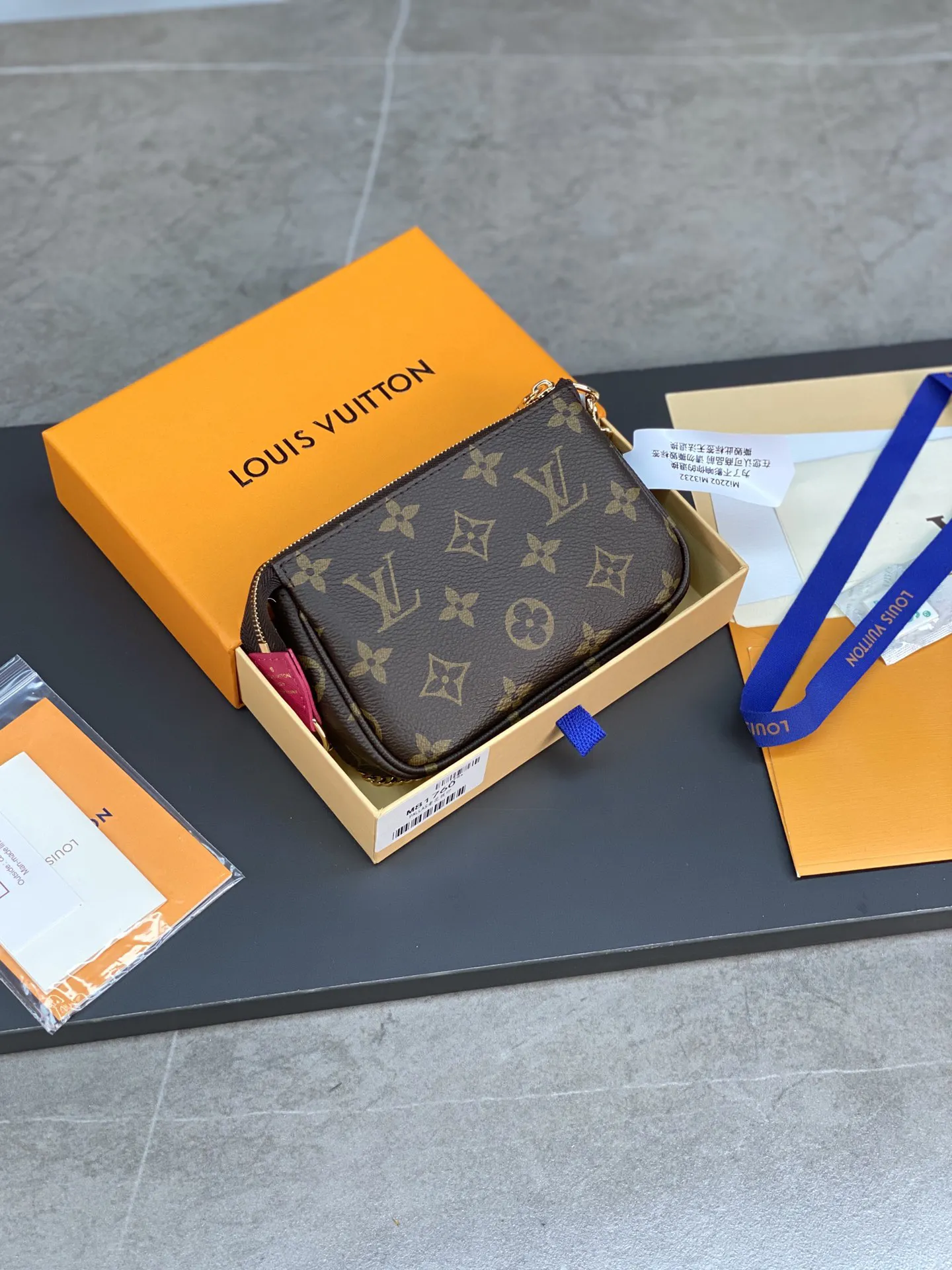 Louis Vuitton Mini Pochette Accessoires M81633 - 图片 4